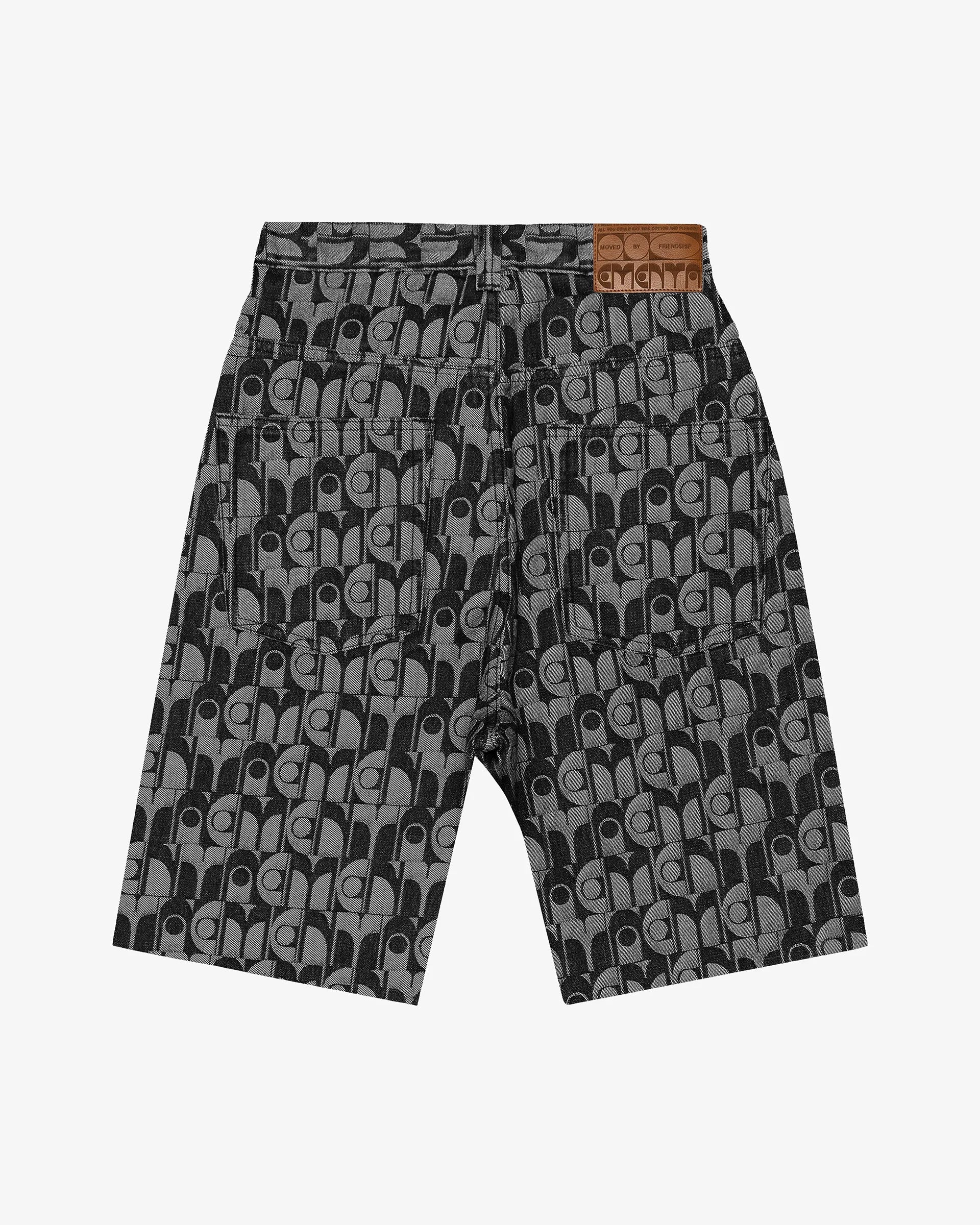 Tailored suit shorts designed with a structured construction
100% cotton denim
Relaxed silhouette with a wide leg and knee-length proportion
Front pleats, side pockets and zip fly with button closure
Black base with fine vertical stripe pattern and embroidered back detail
Made in Portugal
