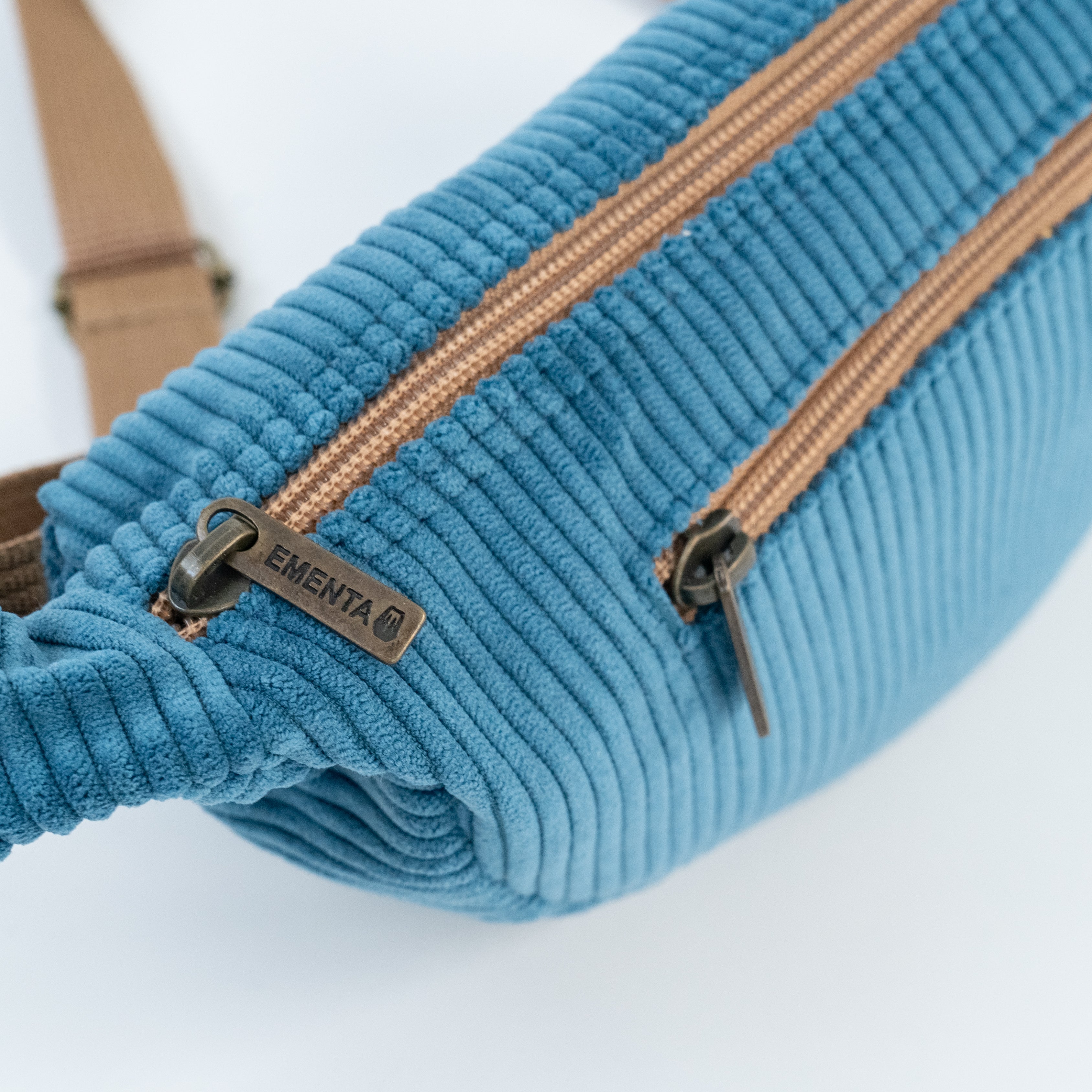 Fiuza Ikon Corduroy Shoulder Bag