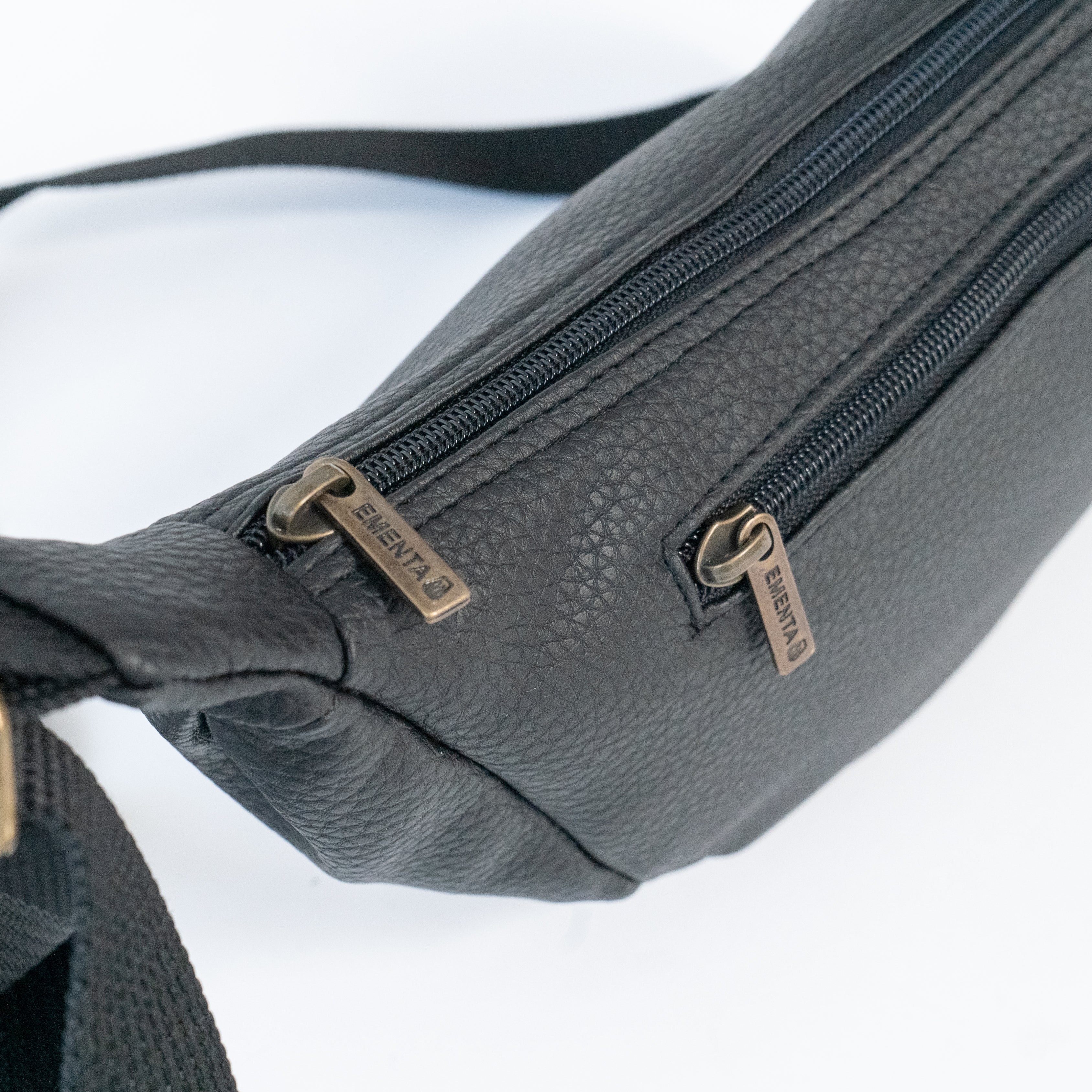 Fiuza Ikon Napa Shoulder Bag