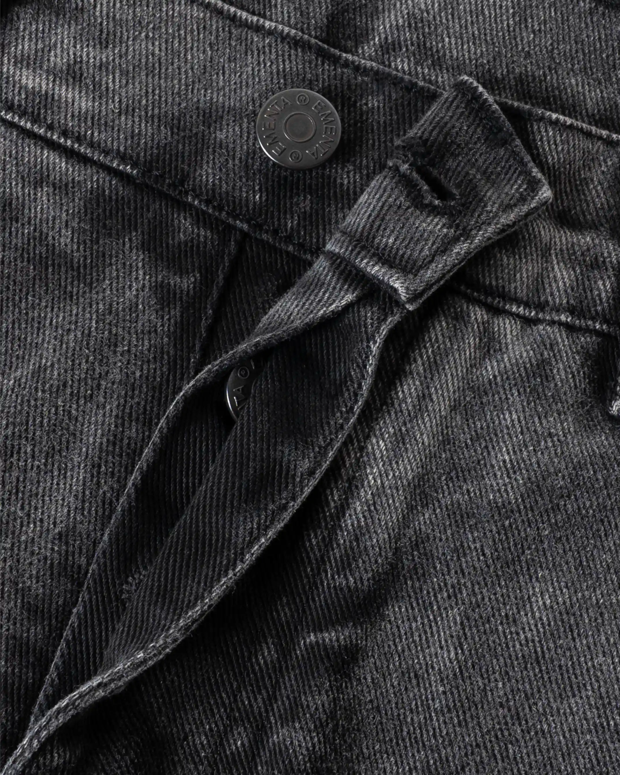 color_black fade out