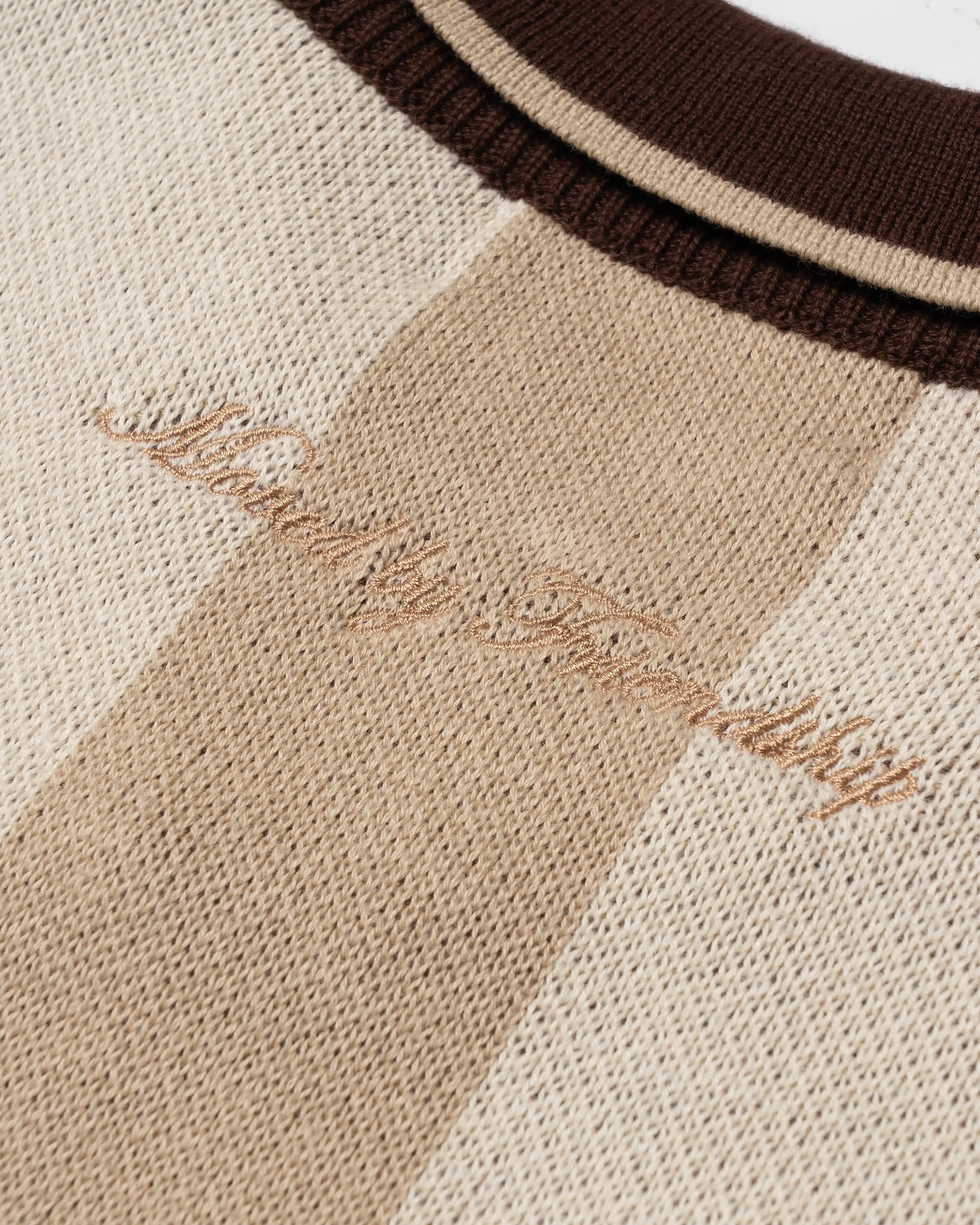 #color_off white/camel