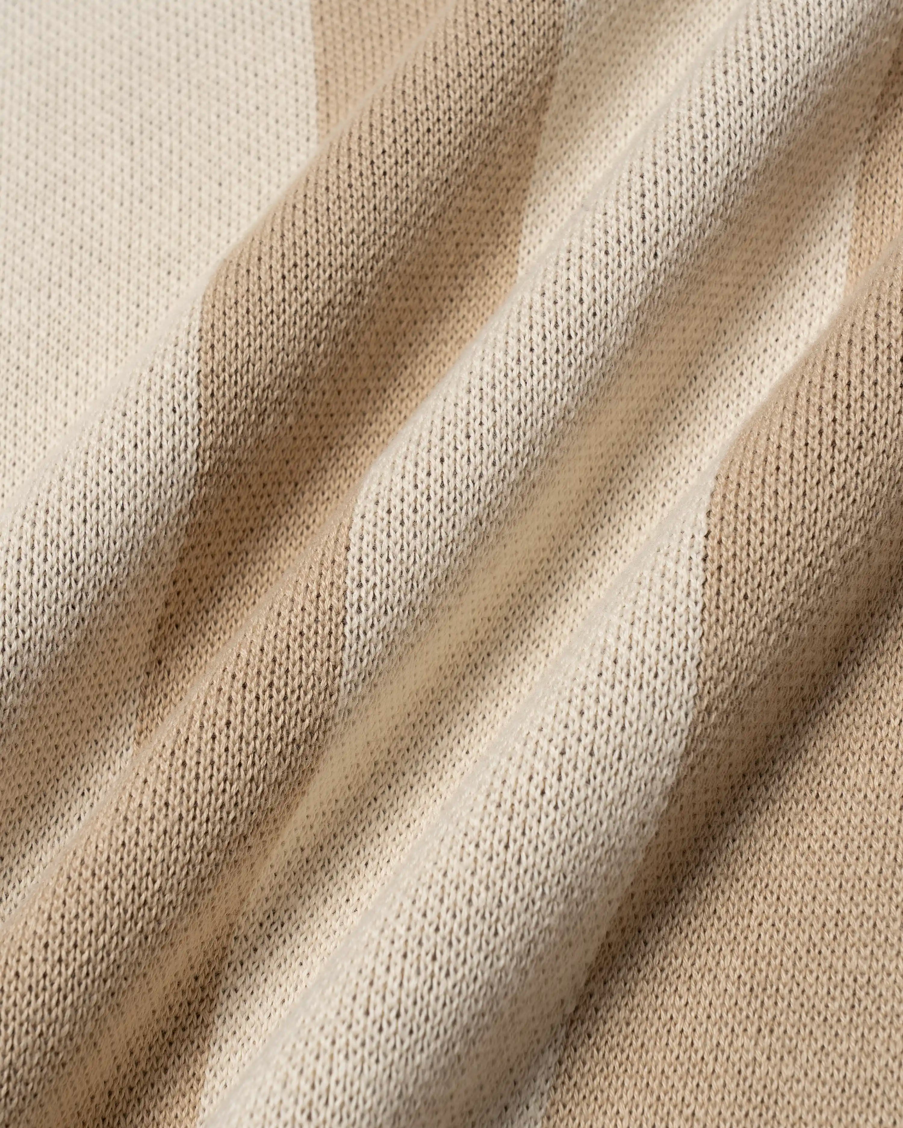 #color_off white/camel
