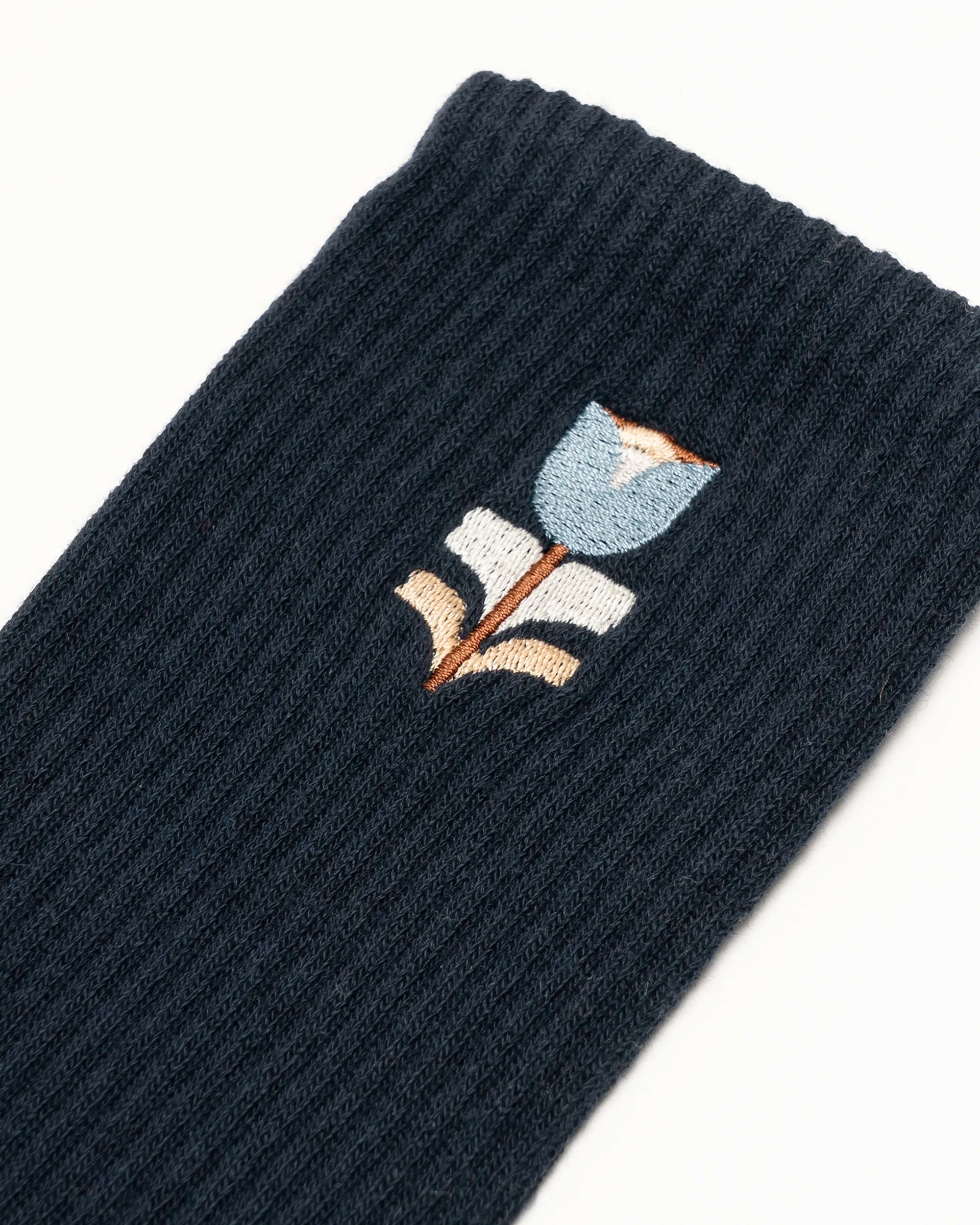 #color_Navy/White