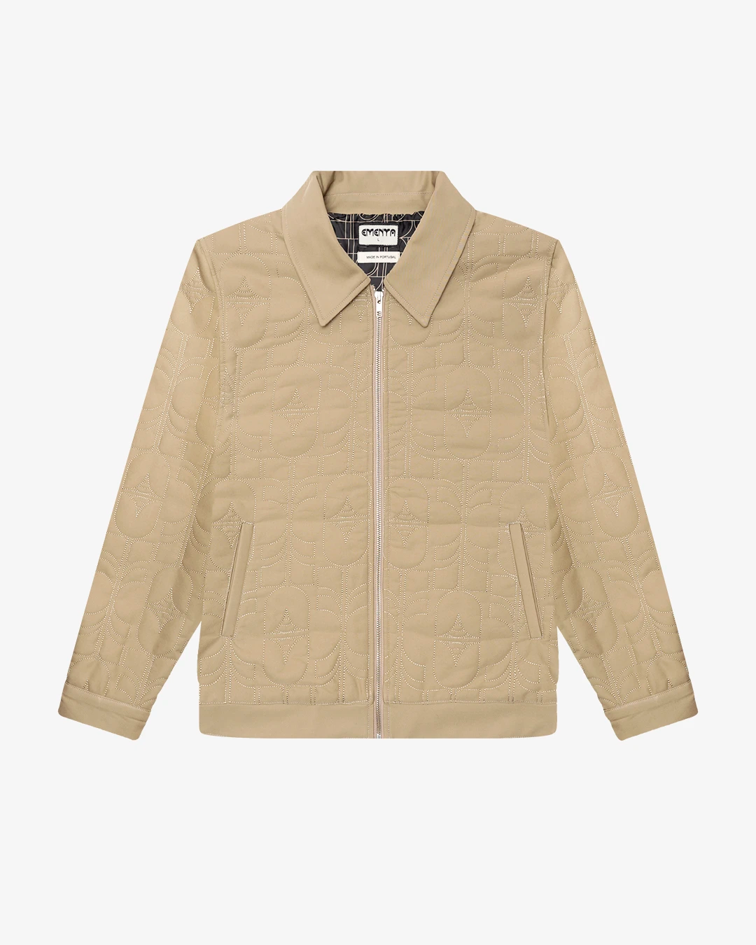 Zip-front jacket designed for lightweight everyday layering.
Features an all-over quilted Flourish pattern with a soft, lightly padded feel.
Regular fit with a straight silhouette for comfortable layering.
Features a YKK metal zipper, side welt pockets, adjustable button cuffs and button-adjustable hem tabs.
Finished in off-white with a custom-printed lining.
Made in Portugal.