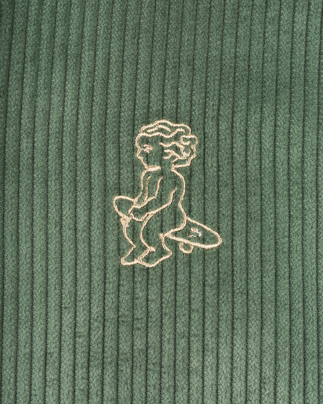 The Mandriola Ikon Corduroy Vest in black is crafted from premium corduroy fabric, this vest is treated with a liquid-repellent coating to offer practical protection while maintaining a stylish look. The design features an inside pocket for added convenience and an embroidered Ikon logo for a touch of distinction.