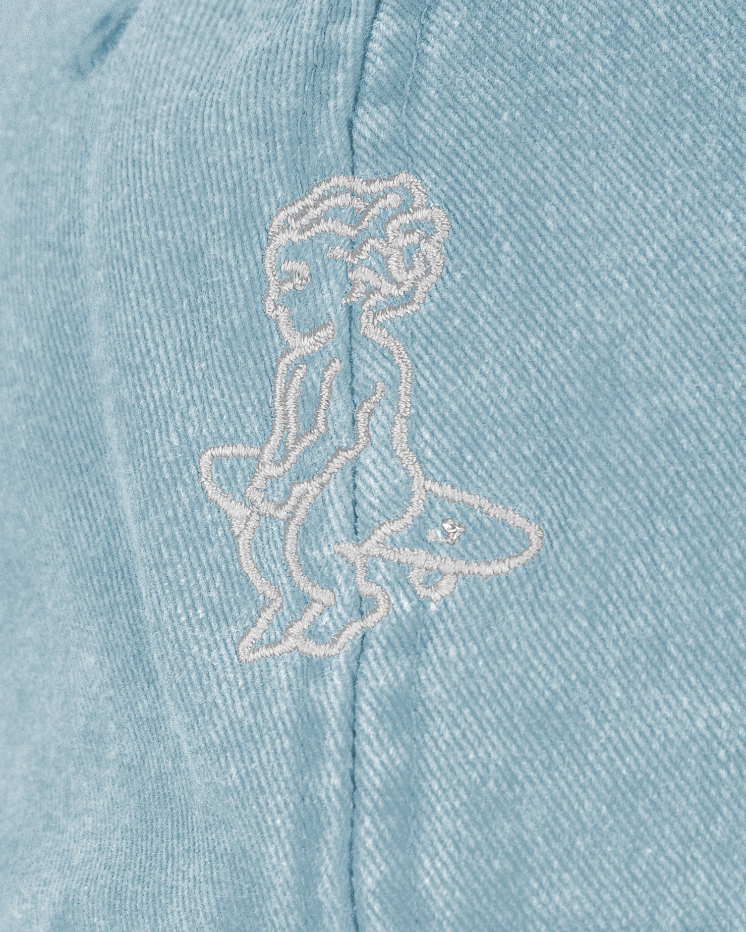 The Ikon Denim Washed Classic Cap is a timeless dad cap crafted from 100% cotton denim for a soft and comfortable fit. Featuring a relaxed, unstructured design, this cap offers a casual look with a curved peak. The adjustable back strap ensures a customizable fit, while the subtle Ikon embroidery adds a unique touch to this classic accessory.
Details:
Material: 100% Cotton denim
Design: Classic dad cap with a curved peak
Ikon logo embroidery
Closure: Adjustable back strap for a personalized fit
Origin: Ma