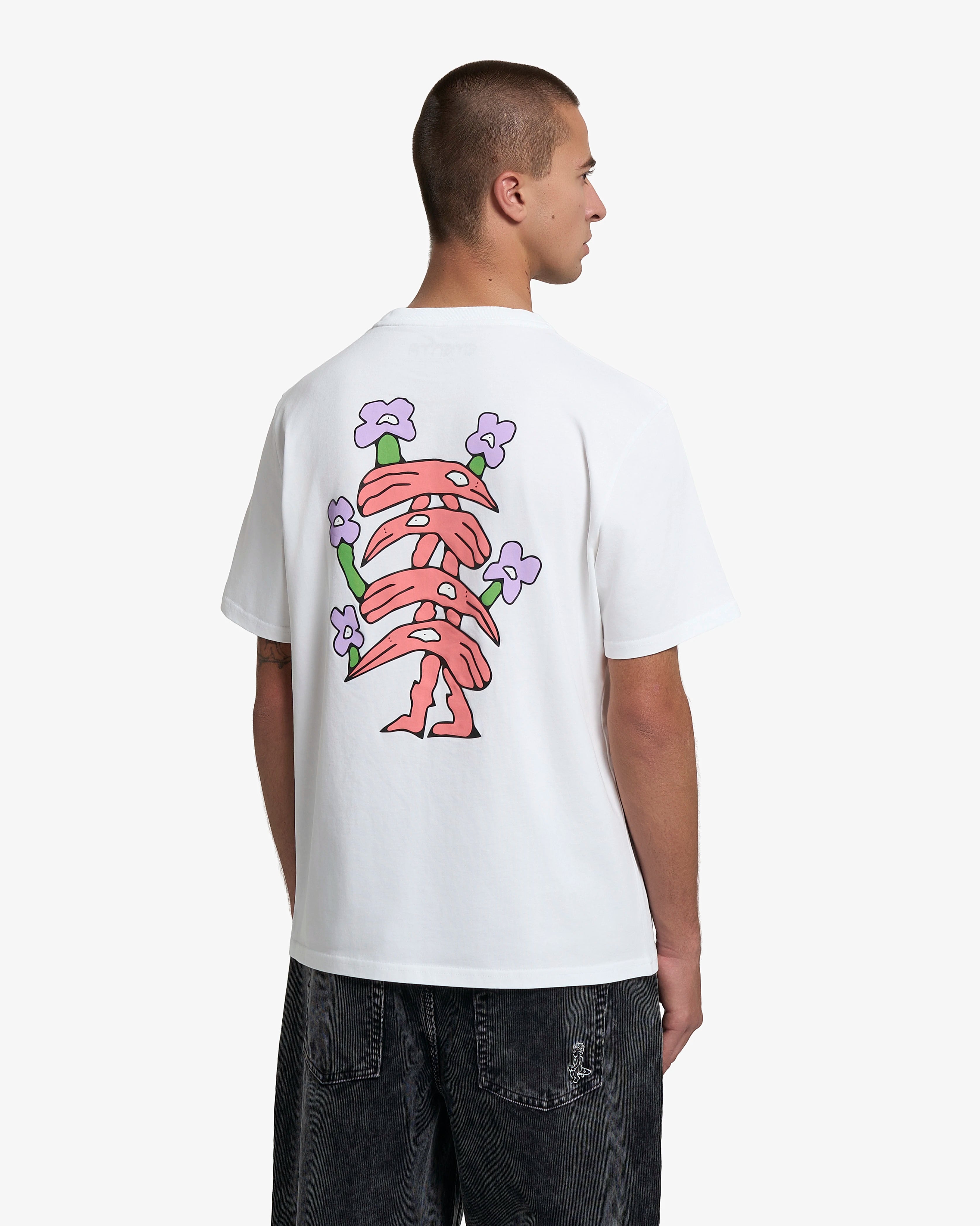 Artist Edition, limited release
100% cotton
White t-shirt
Artist collaboration artwork on the back
Ementa Dots logo embroidered on the front
Regular fit for everyday comfort
Heavyweight 240gsm fabric
Made in Portugal
