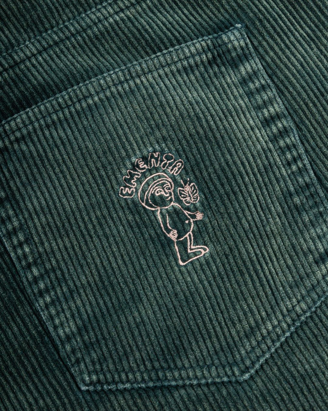Artist Edition
100% cotton corduroy material
Baggy fit
Embroidery design on the front pocket
Bebucho design embroidered on the back pocket
Deep side pockets for functionality
Double-stitched seams for durabilityArtist Edition
100% cotton corduroy material
Baggy fit
Embroidery design on the front pocket
Bebucho design embroidered on the back pocket
Deep side pockets for functionality
Double-stitched seams for durability