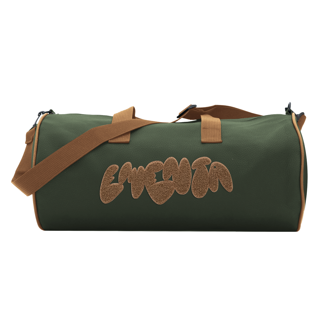 The Dory Bag is a sporty, lightweight bag made from synthetic leather. It features an inner lining, a small pocket, and adjustable straps for maximum comfort. With a 33L capacity and carry-on approval, it's perfect for travel and daily use.