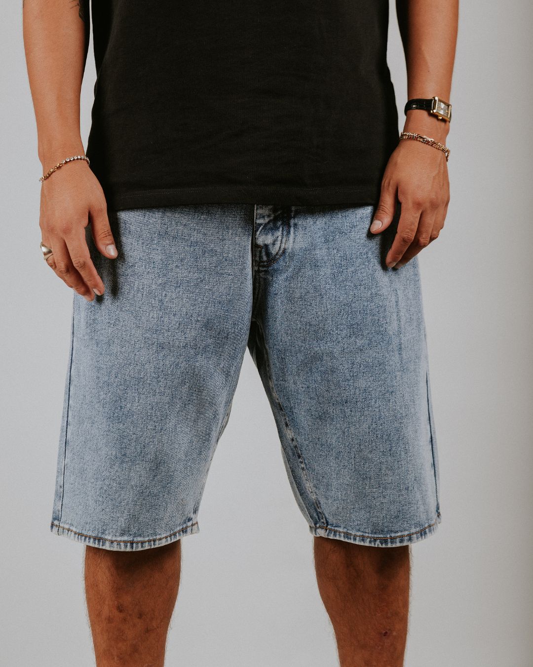 The Ikon Denim Walkshorts were designed to combine comfort with style and tailored to provide a relaxed and baggy look on your body.