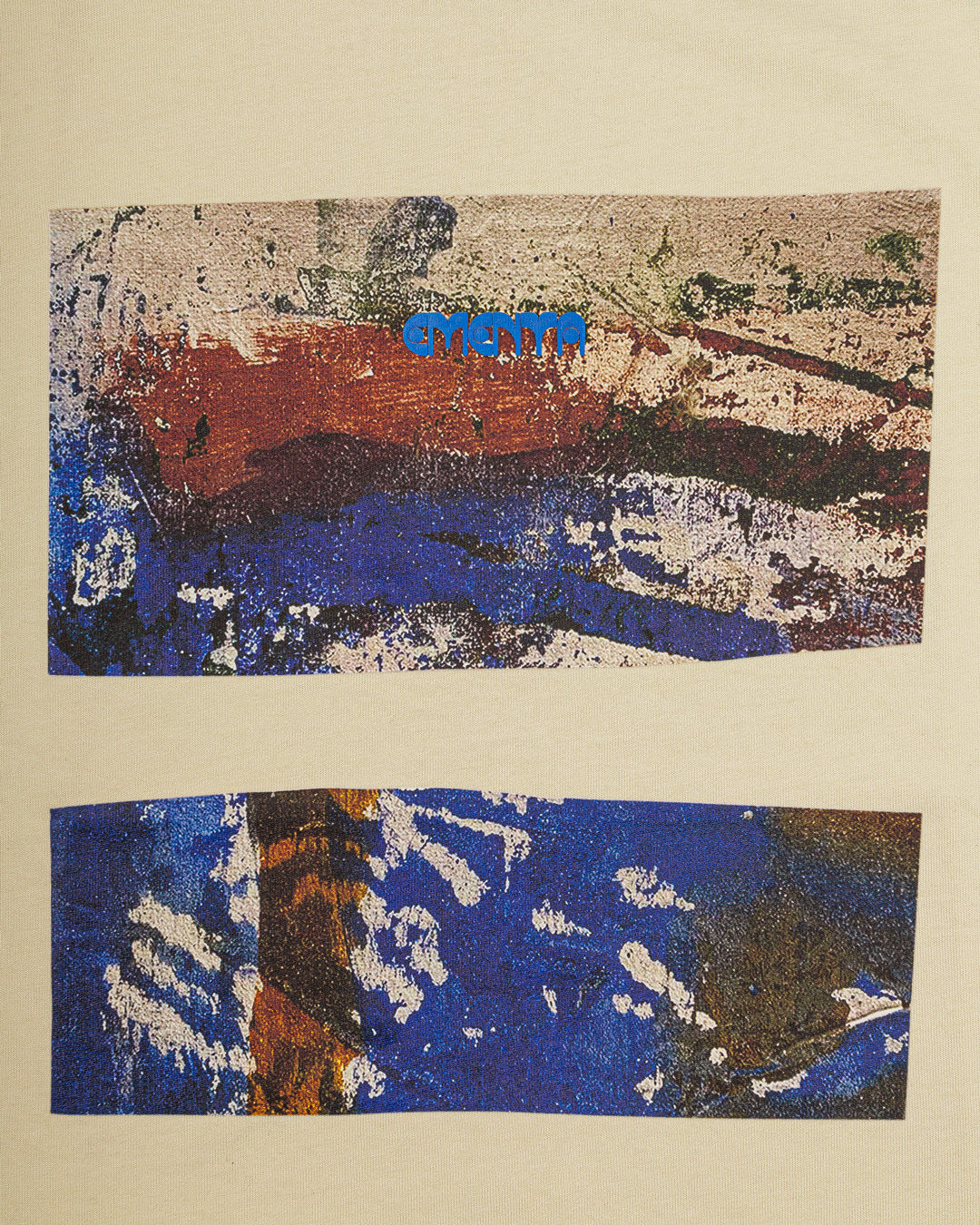 The Kápodi T-shirt in off-white features a striking front print, created through a hand-painted canvas made by an artist and later photographed and printed. Overlaid on this unique artwork is the Ementa dots logo in blue, adding a bold accent. Made from thick cotton for added comfort and a better fit, this unisex piece offers a regular fit, combining artistic craftsmanship with timeless style.