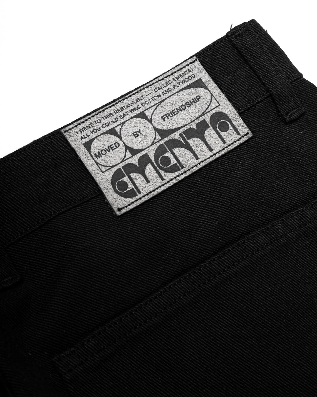 The Kit Ikon Twill Relaxed Pants are designed with a baggy, relaxed straight fit and a mid-waist, offering comfort and ease of movement. The pants feature two front pockets, two back pockets, and an additional side pocket for practical storage.