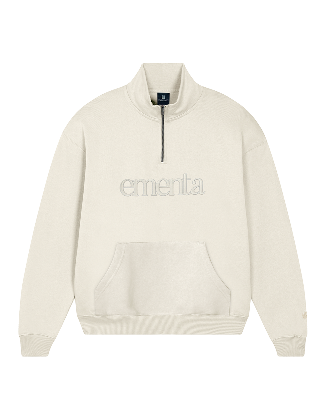 Half-zip white sweatshirt crafted from soft cotton fabric with carefully selected grammage, ensuring a comfortable and well-structured fit. A perfect blend of minimalism and thoughtful details.