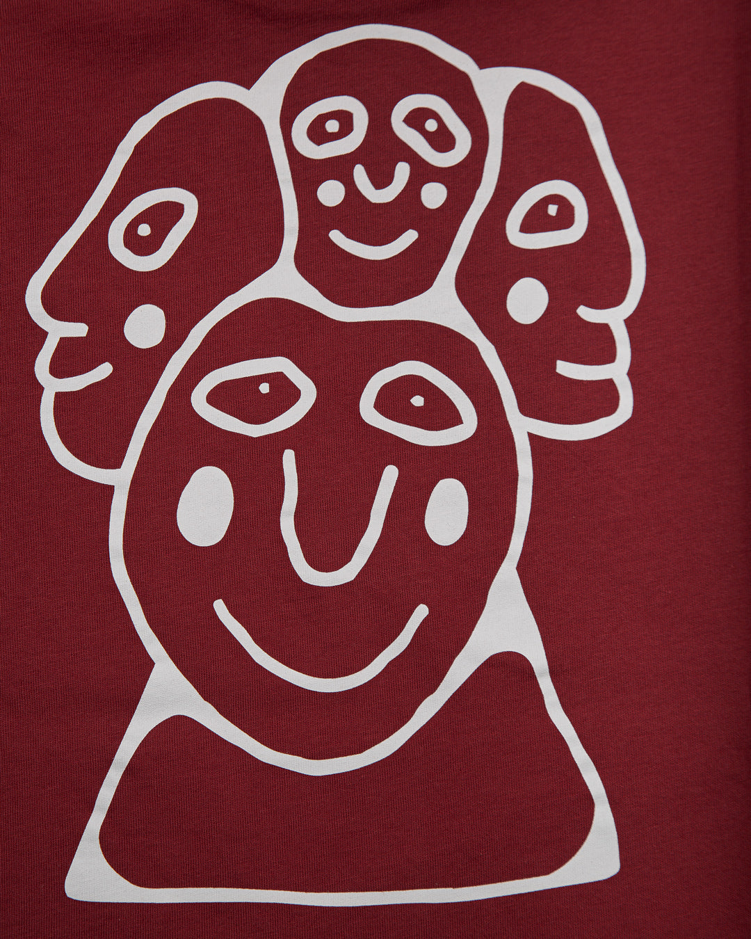 Artist Collaboration T-Shirt.
The Loyalty T-shirt in burgundy, features the Ementa logo on the front and an artwork from our latest artist collaboration on the back. It offers a regular fit, blending comfort with a creative design.