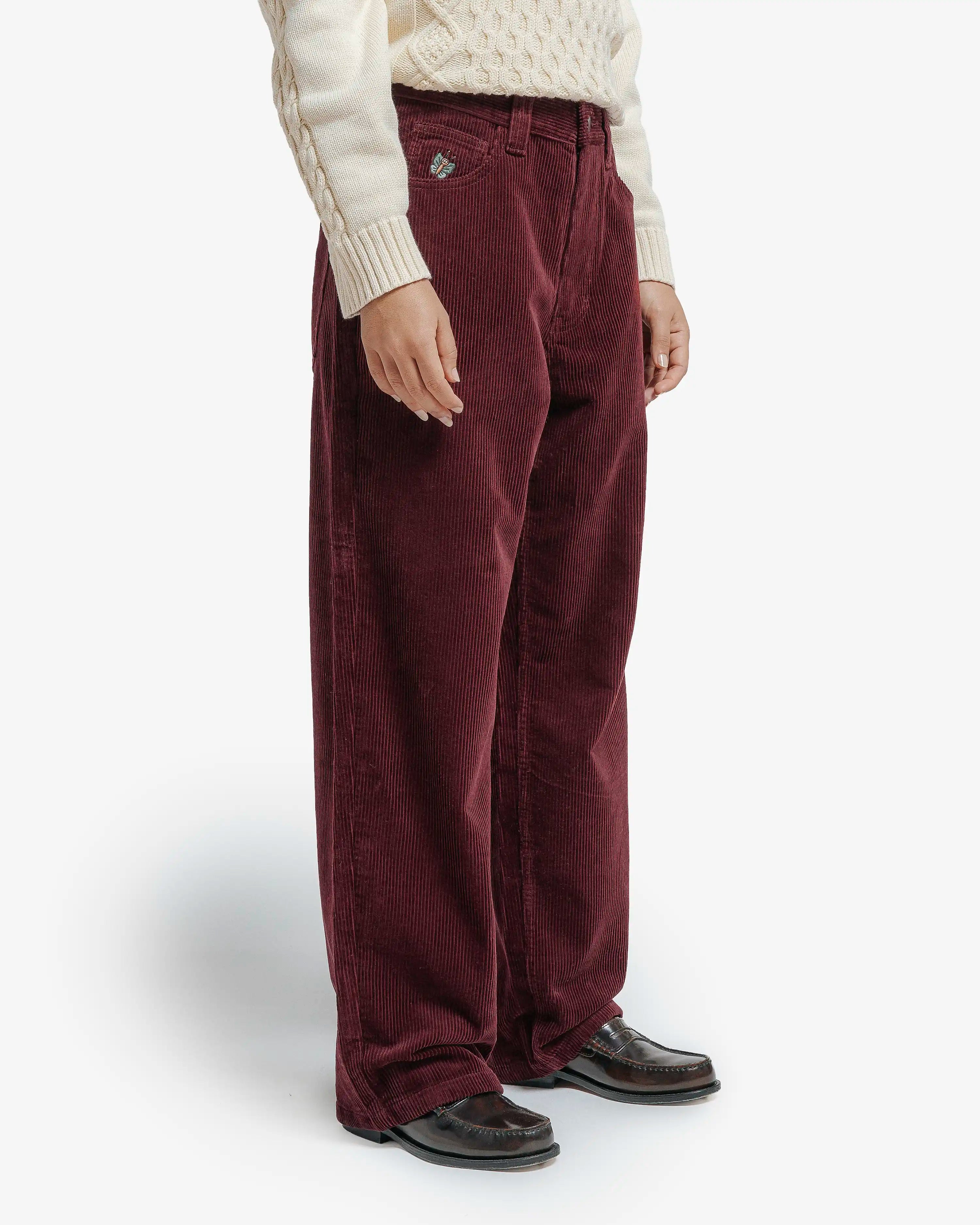 Artist Edition
Bonga is our baggy fit. It is very loose from waist to ankle, designed for comfort and a bold, laid-back look.
100% cotton corduroy for a soft, textured feel
Classic five-pocket design with belt loops
Button closure with full button fly for secure fastening
Embroidered front pocket butterfly detail
Bebucho design embroidered on the back pocket
Reinforced stitching ensures durability
Wide wale corduroy with bold ridges for extra texture
Unisex fit designed to suit all genders