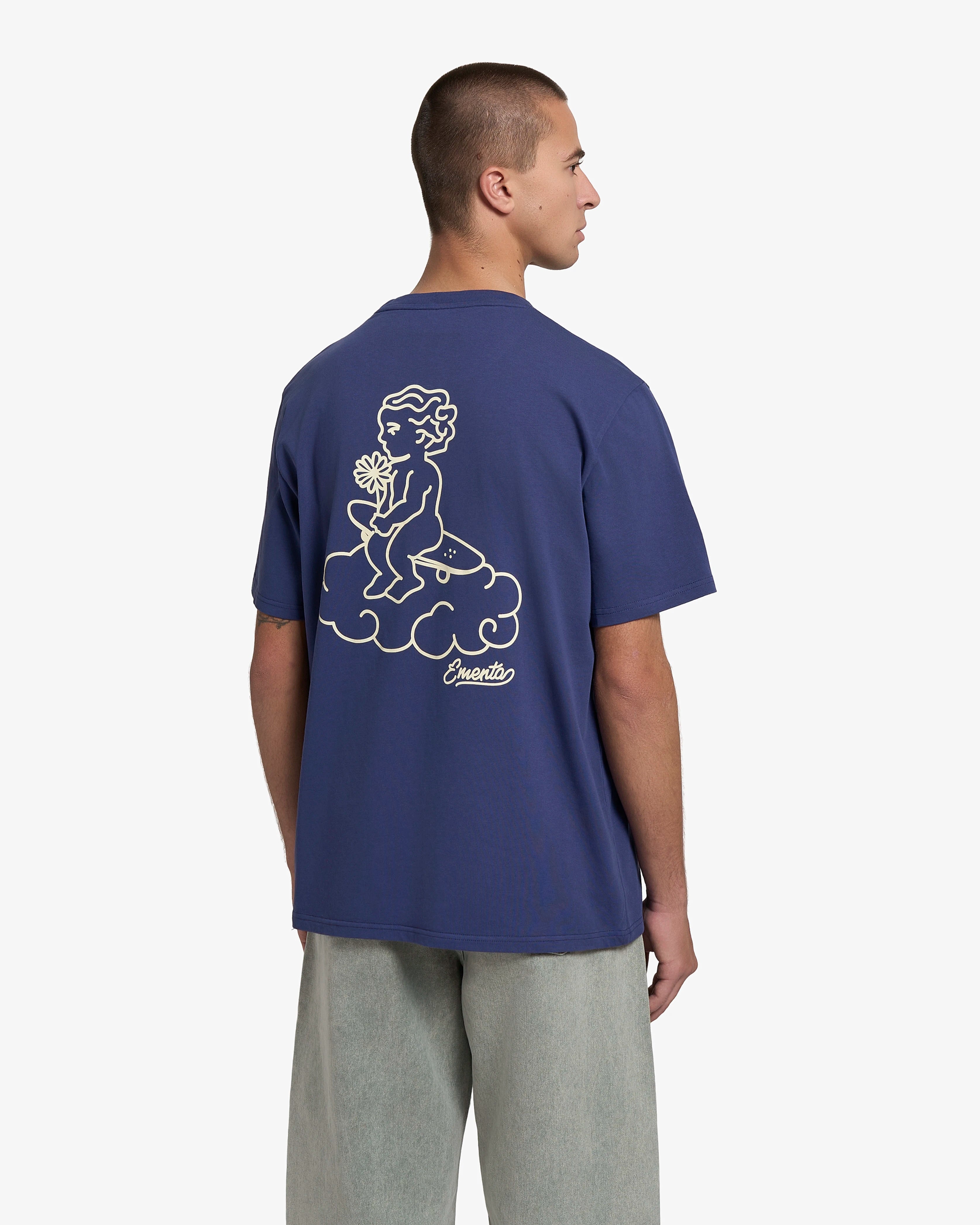100% cotton, soft and breathable
Medium-weight t-shirt (220gsm)
Relaxed unisex fit
Cloudly artwork printed on the back
Ribbed collar for shape retention
Garment-dyed in dark blue
Designed and made in Portugal