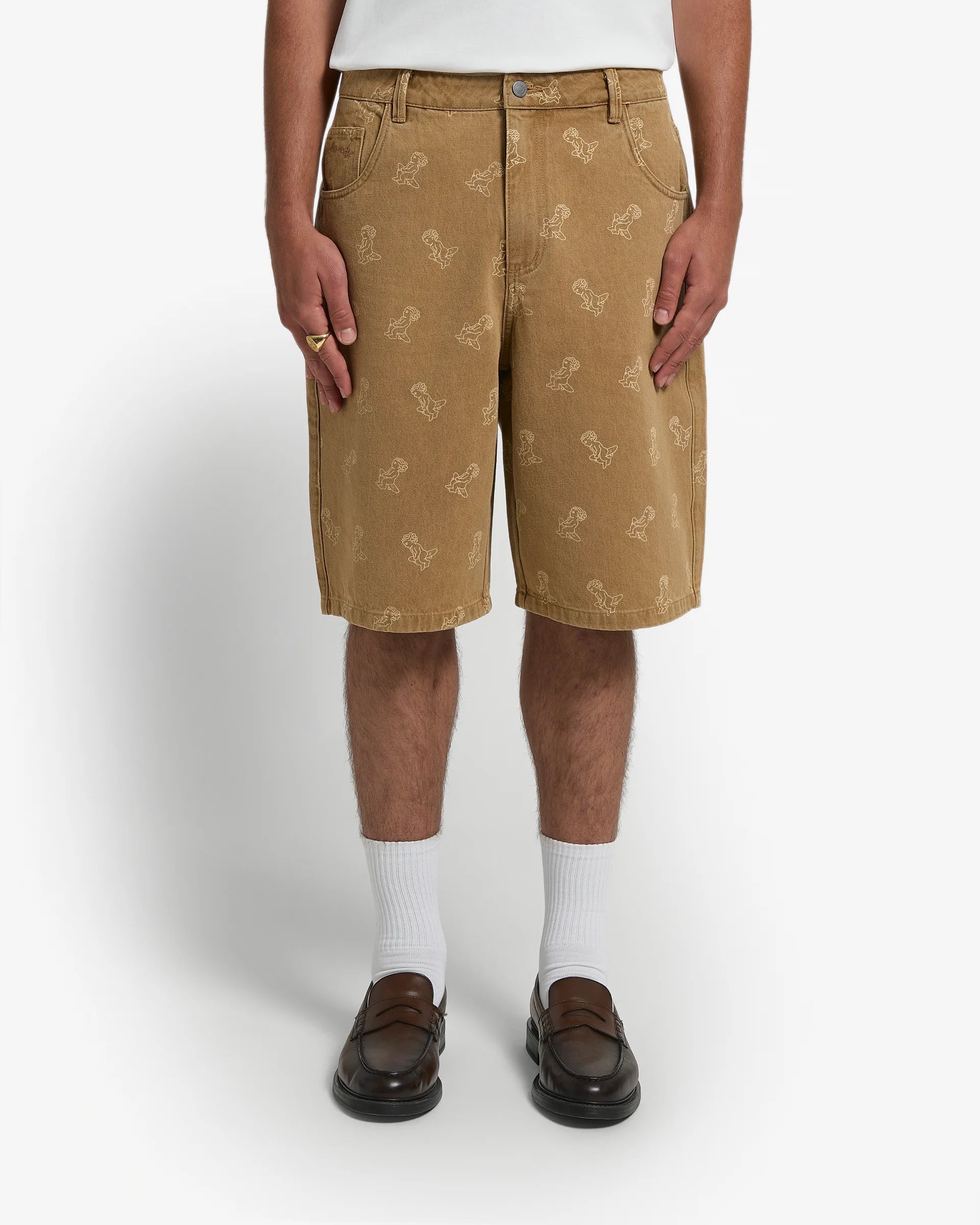 Brown washed denim with all-over Ikon logo
Pair with the matching Emodi Kit Shirt for a complete look
100% cotton for comfort and breathability
Relaxed fit with mid-length leg
Classic 5-pocket construction for everyday function
Zip fly with button closure and belt loops
Unisex design
Cold wash only