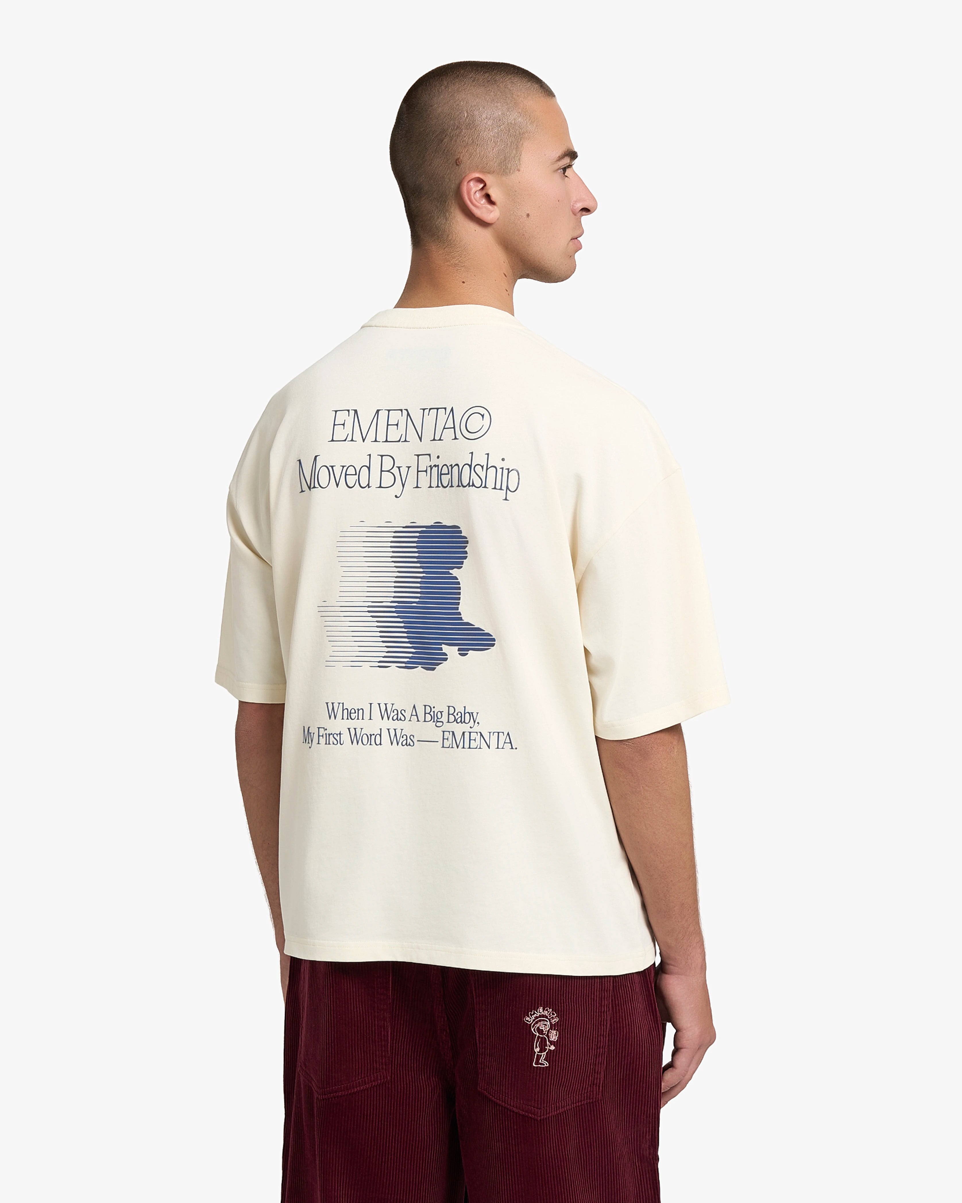 Short sleeve t-shirt
100% cotton fabric with a soft hand feel and medium-weight structure
Boxy fit with a wider silhouette and slightly cropped proportion
Small chest print and large back composition featuring the “Moved By Friendship” motto and Ikon logo with a dragged visual effect
Off-white base with blue printed artwork
Made in Portugal
