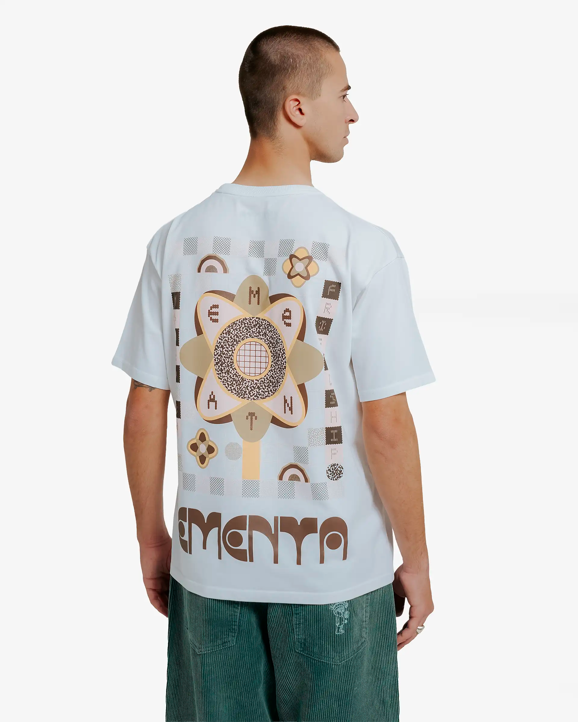 100% Cotton (220gsm)
Heavyweight cotton fabric with soft hand-feel
Boxy, relaxed fit with dropped shoulders
Ribbed crewneck collar
Screen-printed graphic on front and back "EMENTA© Moved By Friendship" motto on the back with the Lotus design
Double-stitched hems for durability
Made in Portugal