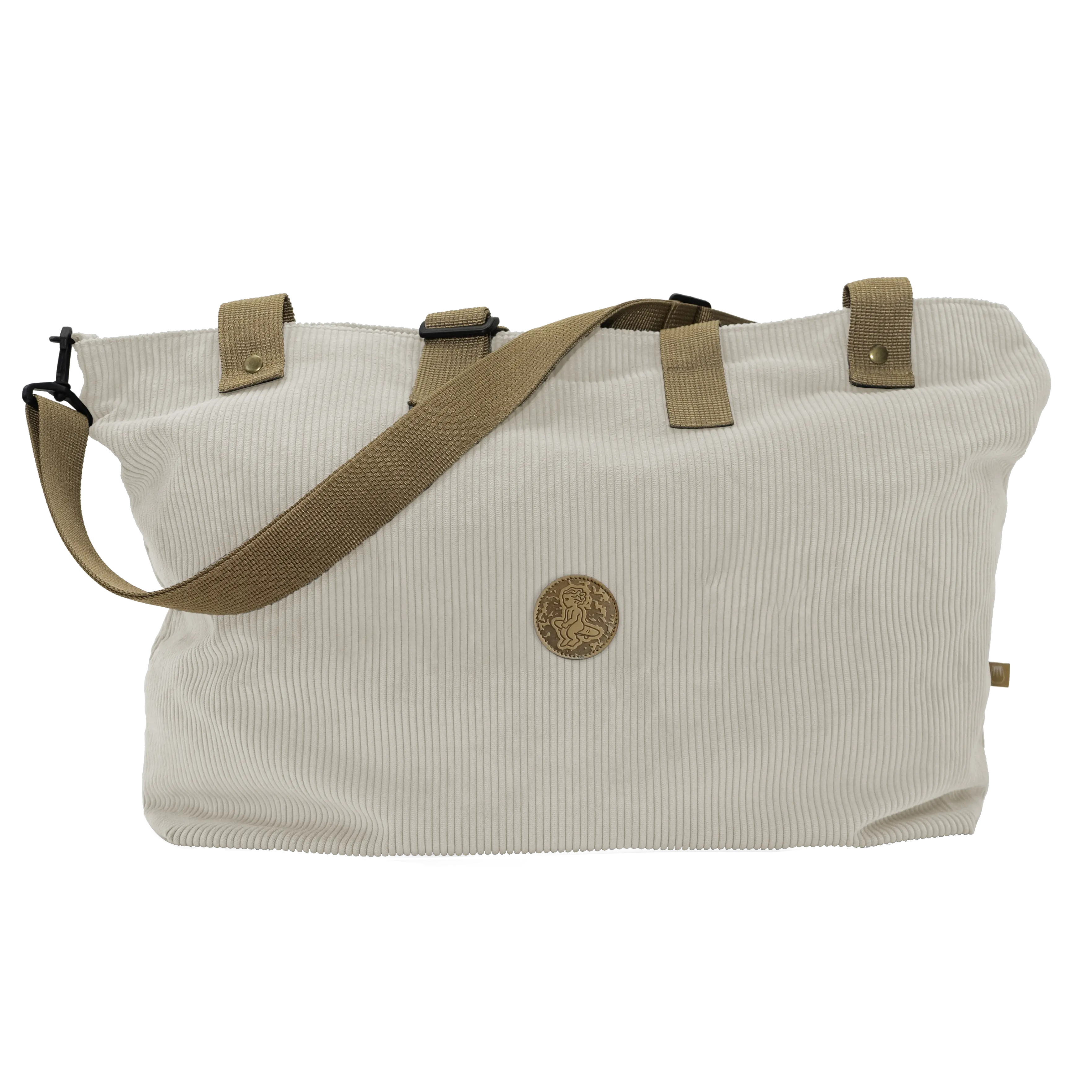 Built for both short trips and daily use, this 40L bag is crafted from durable, water-repellent corduroy to handle whatever the day brings. Measuring 62 x 40 cm, it offers plenty of space while staying within airline cabin limits, making it the perfect carry-on. Adjustable straps ensure a comfortable fit, and a small inner pocket keeps essentials within reach. Handmade in Portugal.