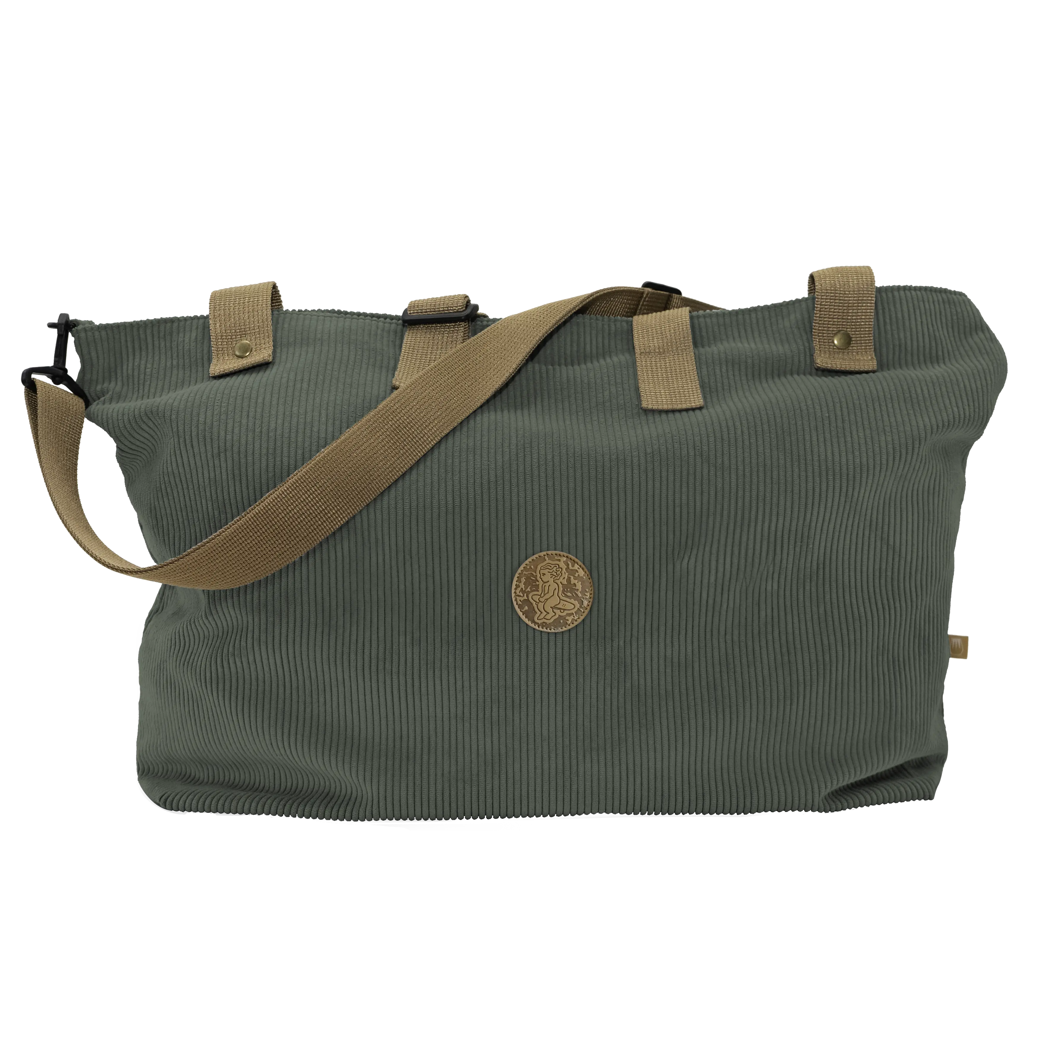 Built for both short trips and daily use, this 40L bag is crafted from durable, water-repellent corduroy to handle whatever the day brings. Measuring 62 x 40 cm, it offers plenty of space while staying within airline cabin limits, making it the perfect carry-on. Adjustable straps ensure a comfortable fit, and a small inner pocket keeps essentials within reach. Handmade in Portugal.