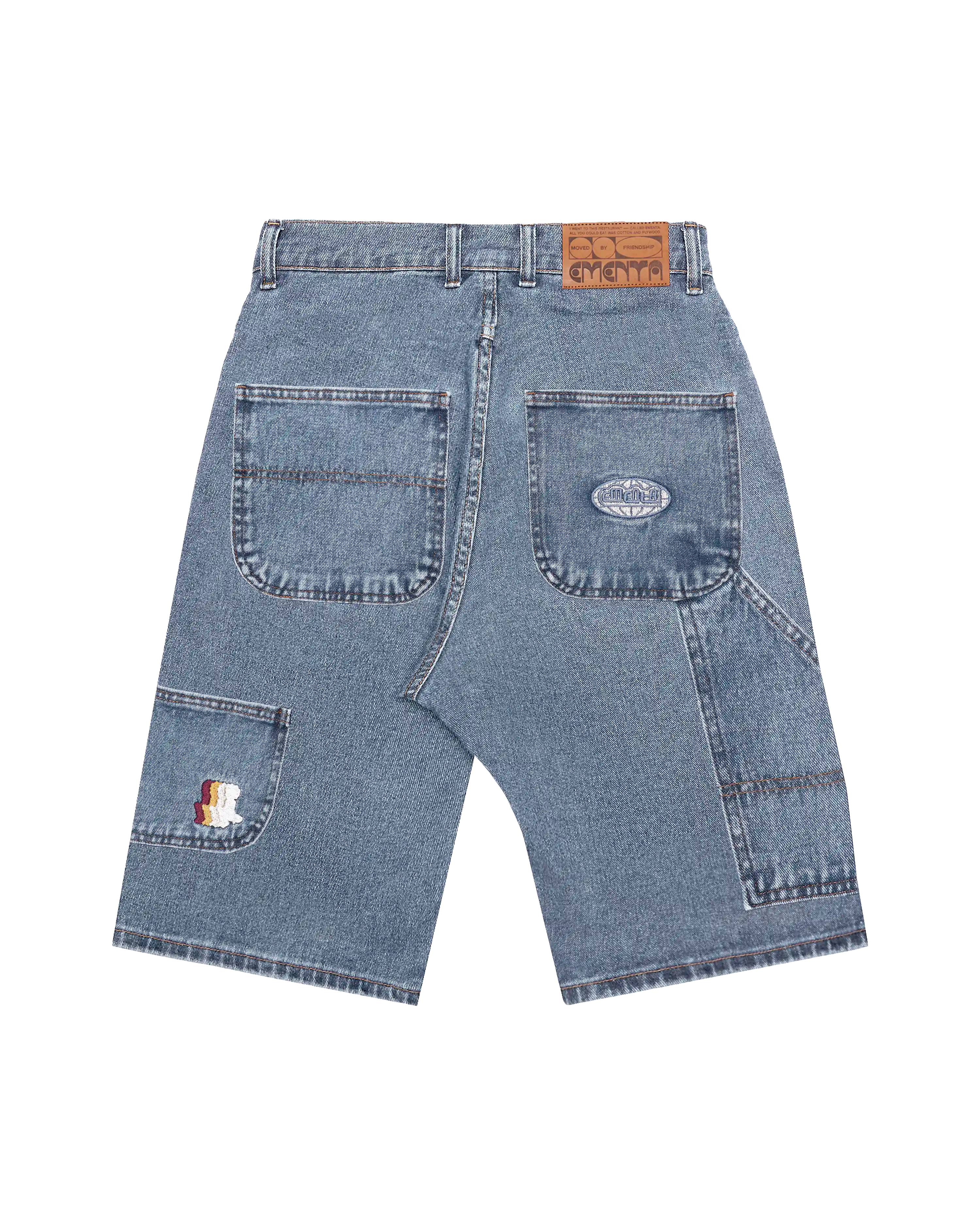 100% Cotton denim
Blue fade-out wash 
Embroidered designs on back and side pockets
2 front pockets with classic coin pocket
2 back patch pockets for functional storage
2 side utility pockets with reinforced stitching
Relaxed, knee-length fit with wide leg opening
Branded leather patch on waistband
Made in Portugal