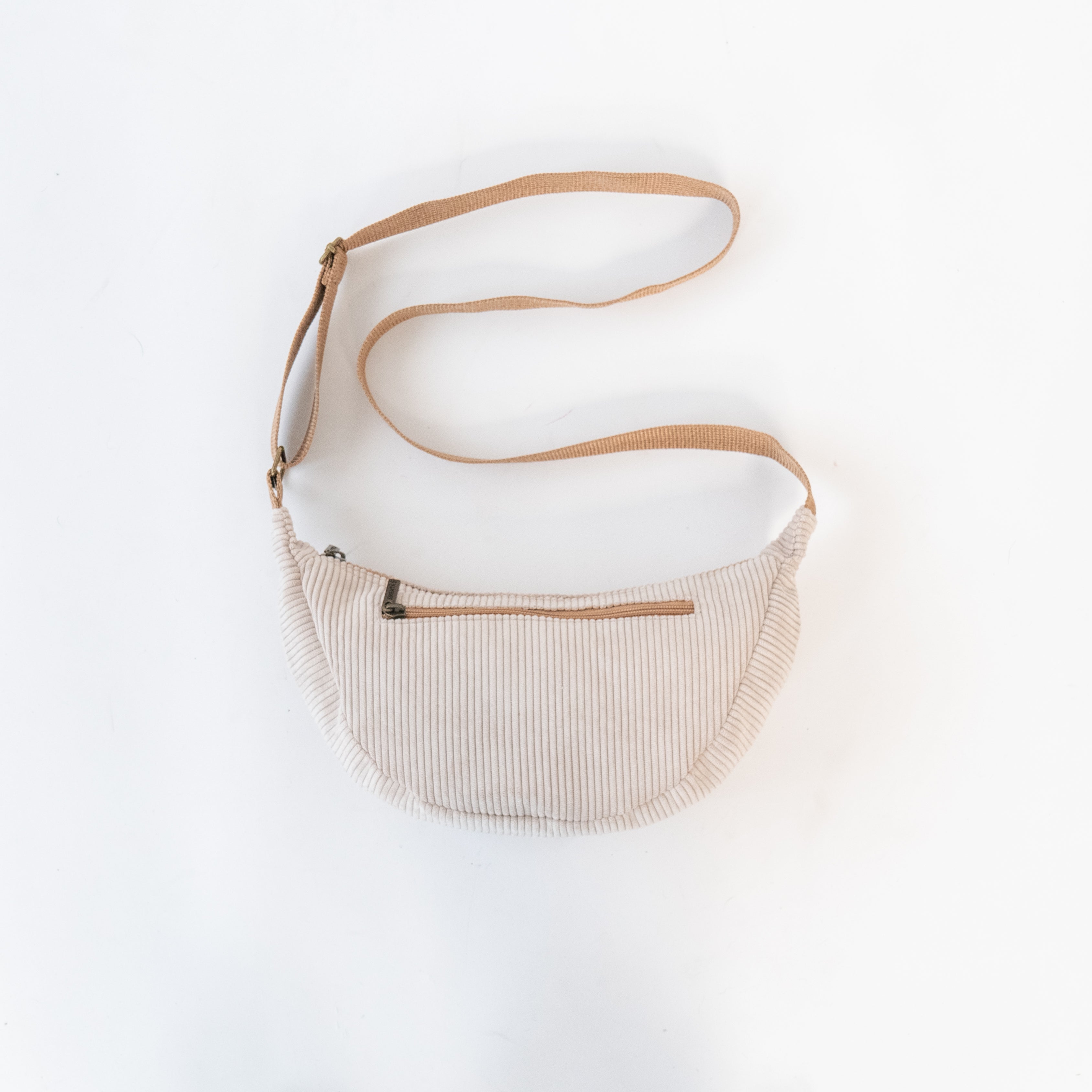 #color_off white