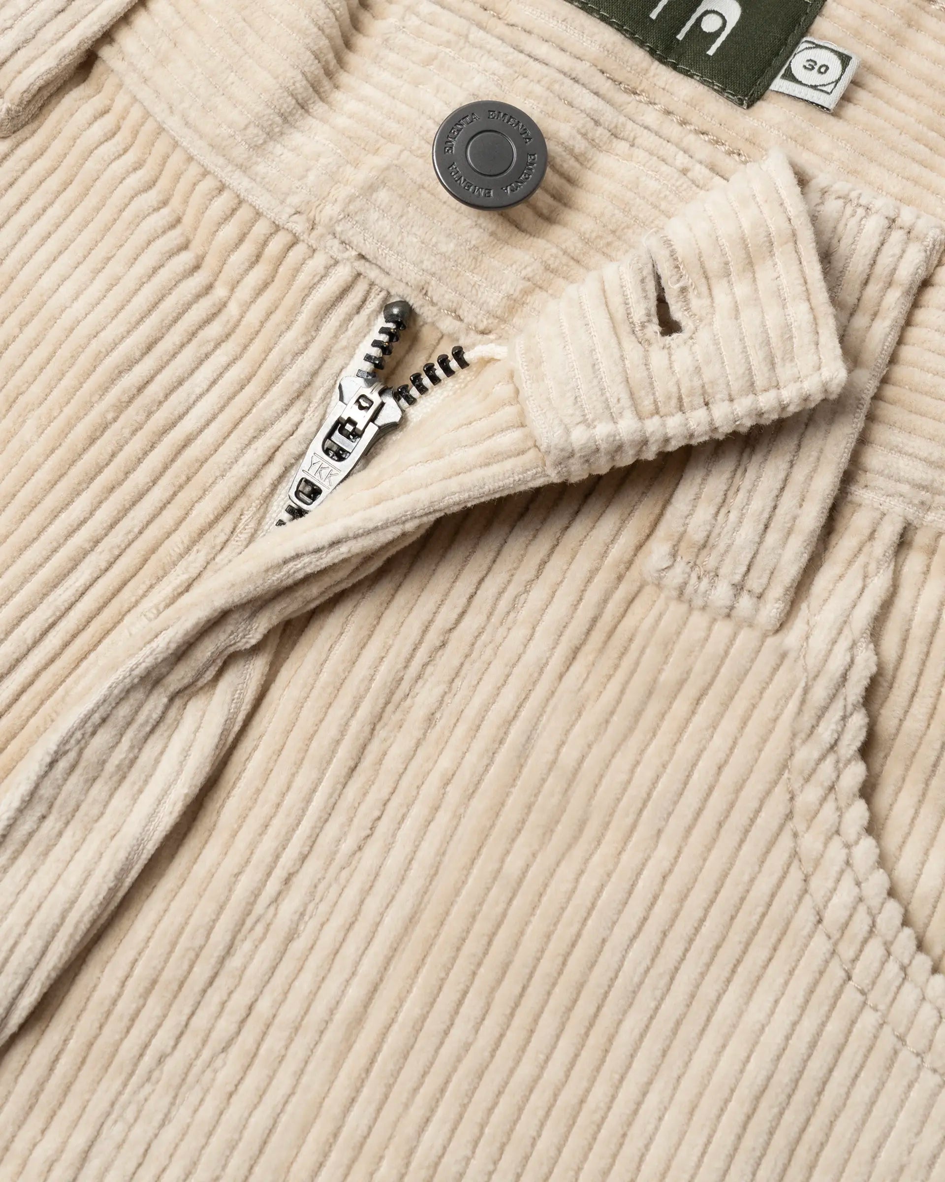 #color_off white