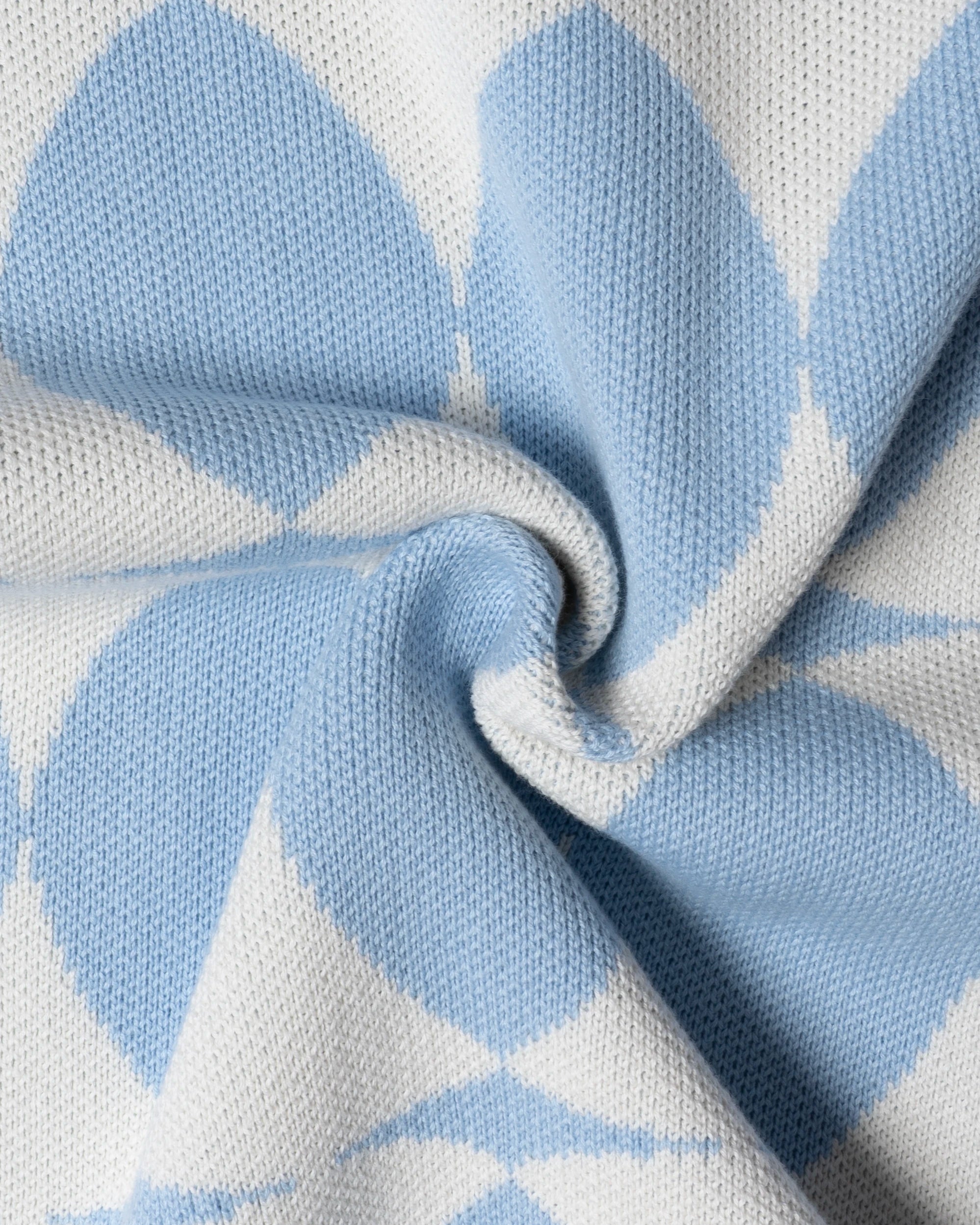 #color_sky blue/off white
