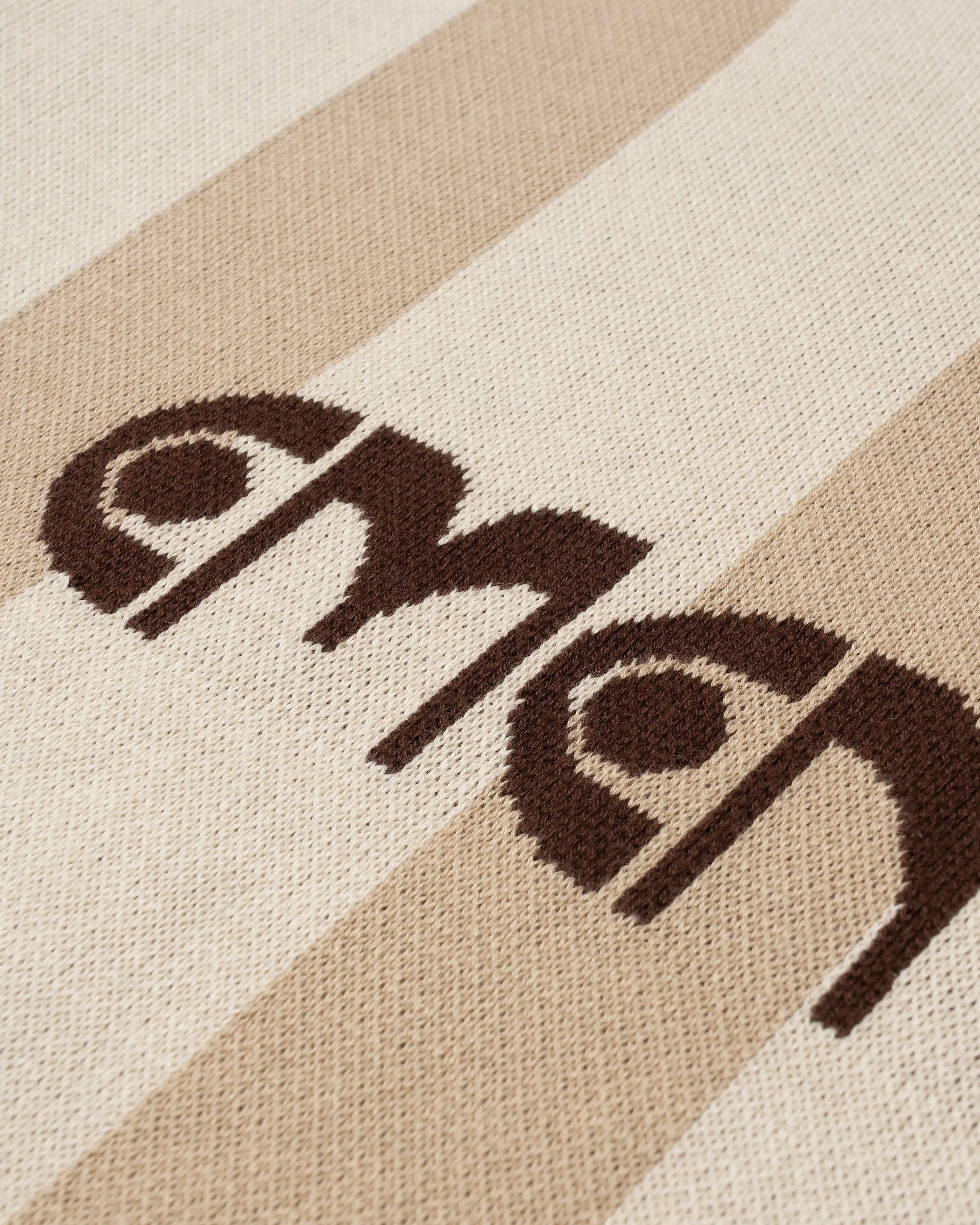 #color_off white/camel