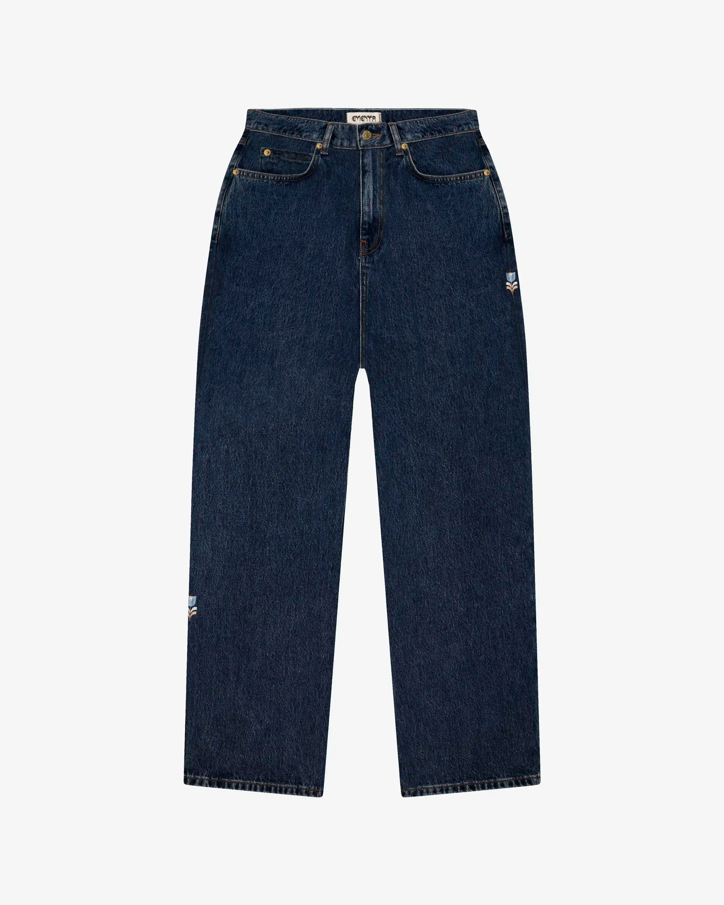 Denim jeans from the Flourish collection, designed for a comfortable, flattering fit while remaining versatile enough to suit anyone.
Raw cotton denim with a structured feel.
Loofa is our baggy fit for women, featuring a loose, wide cut with extra space through the hips and legs for a casual, oversized style that anyone can wear.
Five-pocket construction with contrast stitching, metal rivets and embroidered Tulipa details.
Raw blue denim finished with contrast stitching and matching embroidery.
Made in Port