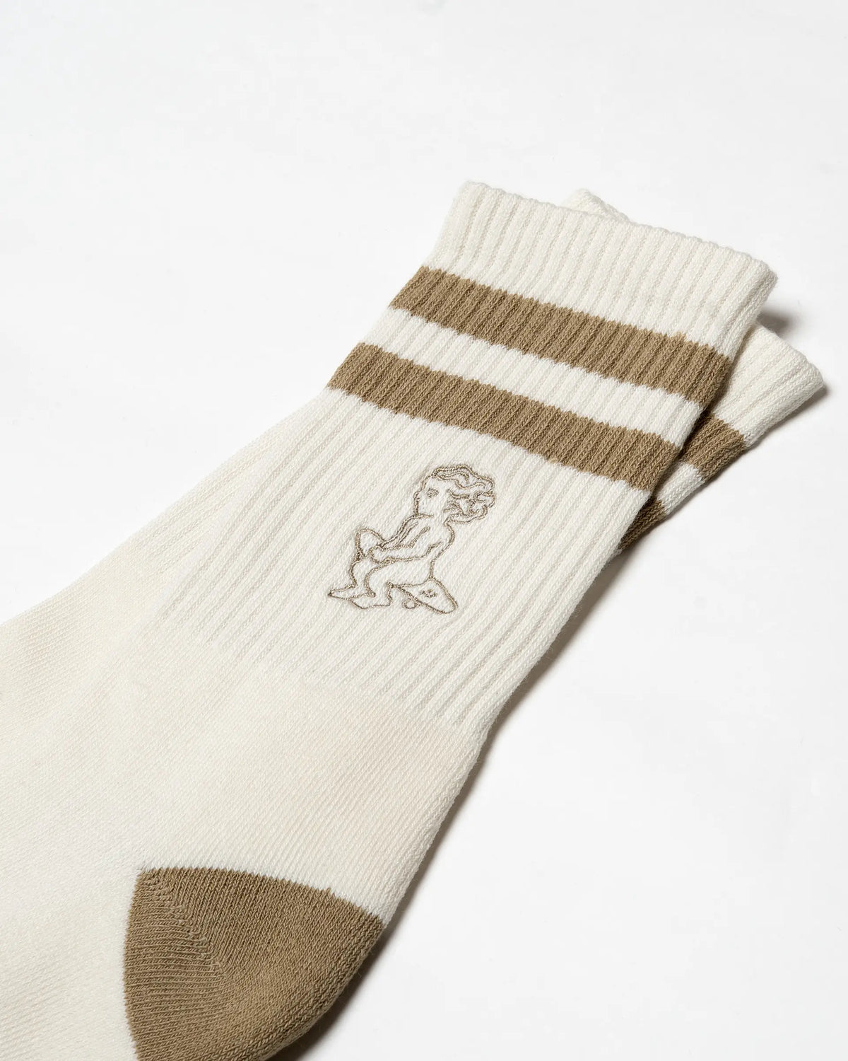#color_off white/camel