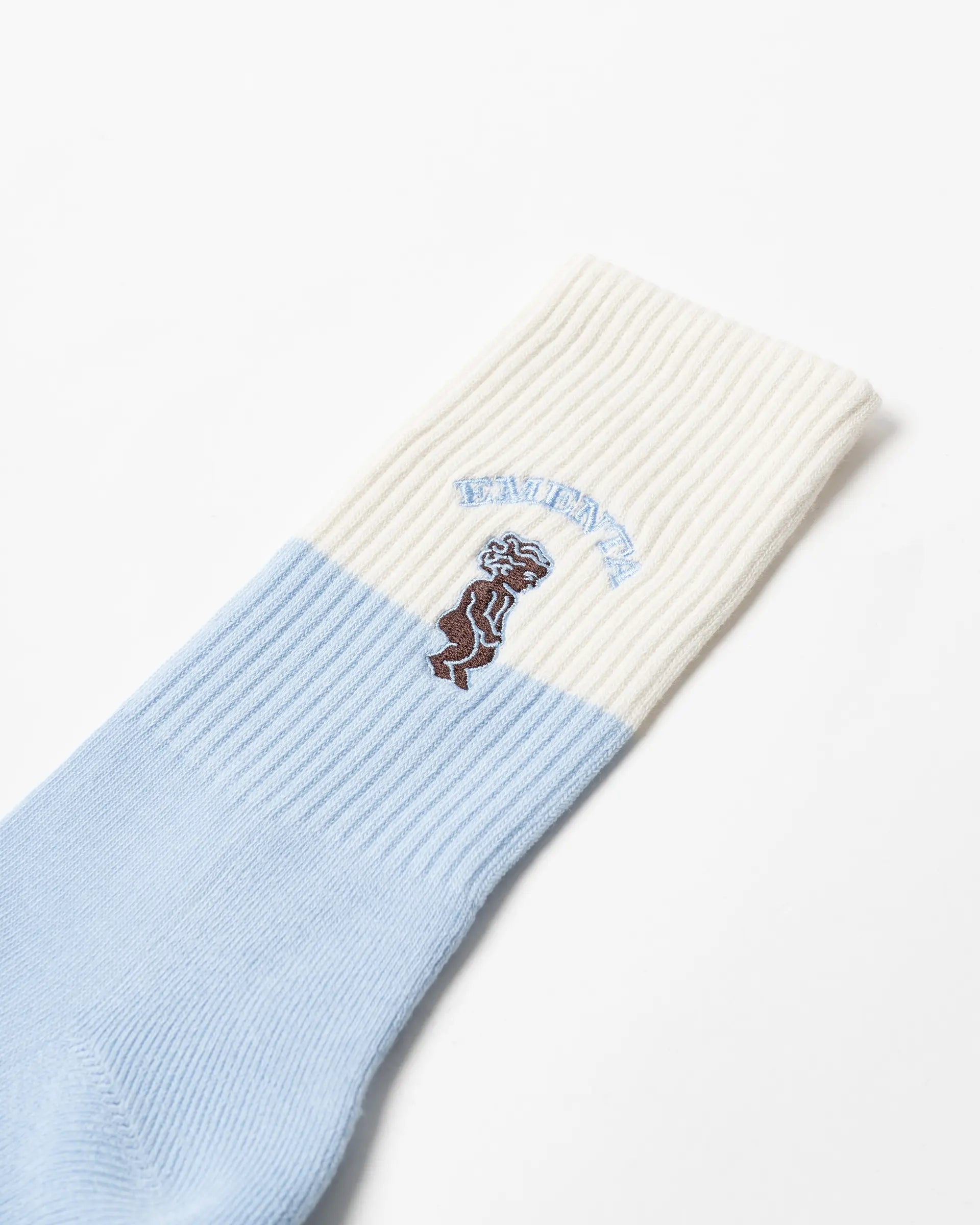 #color_sky blue/off white