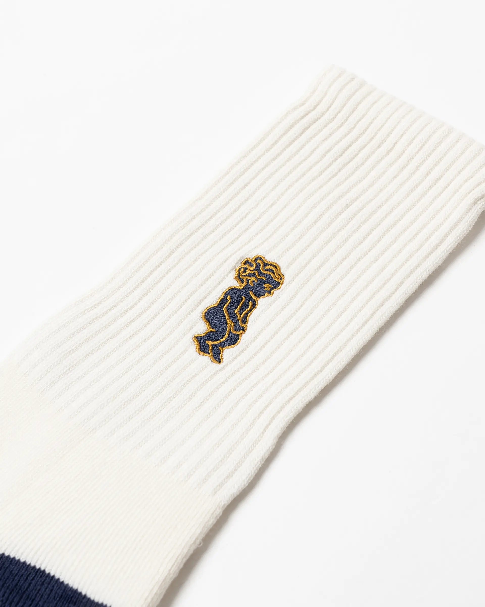 #color_off white/navy