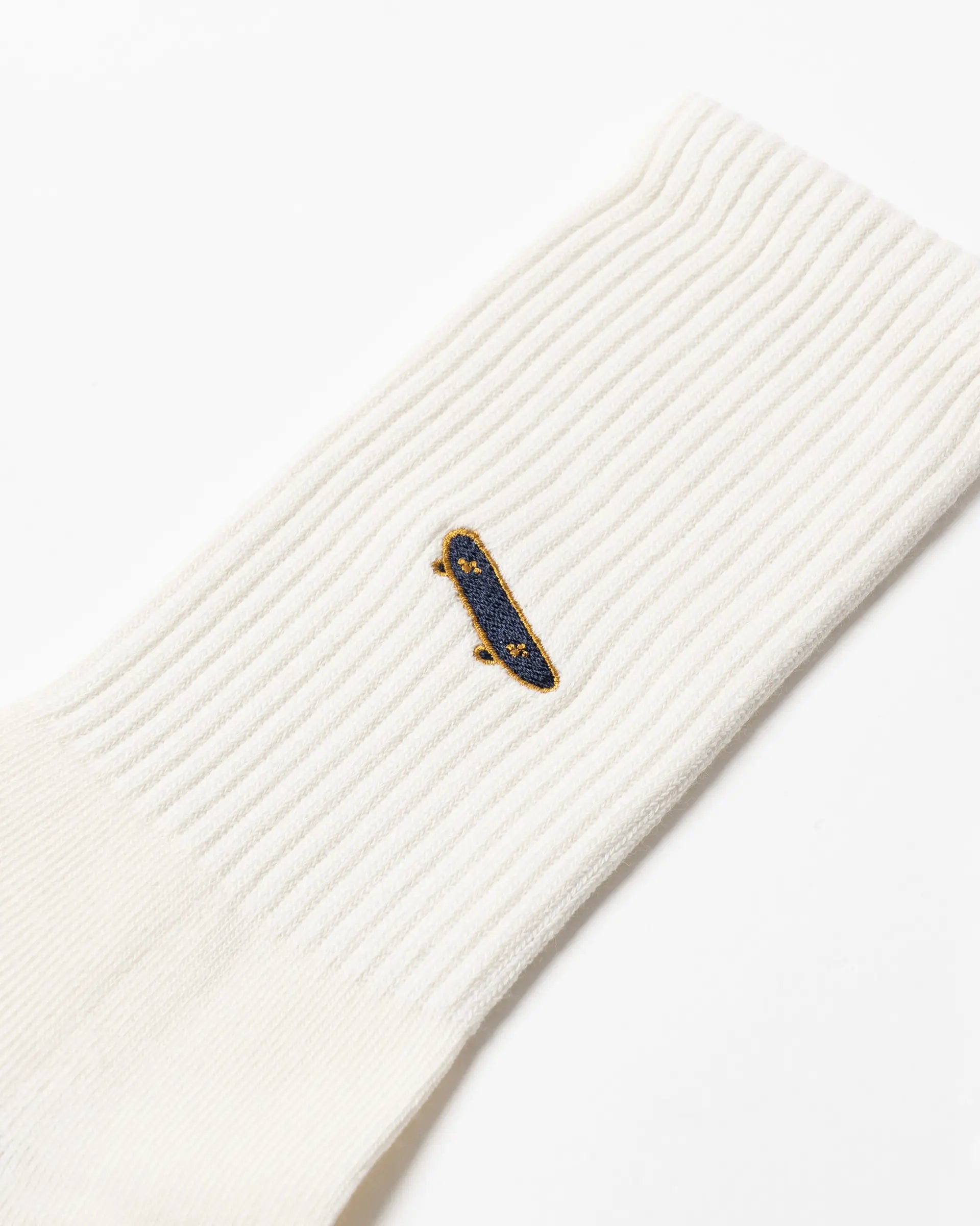 #color_off white/navy