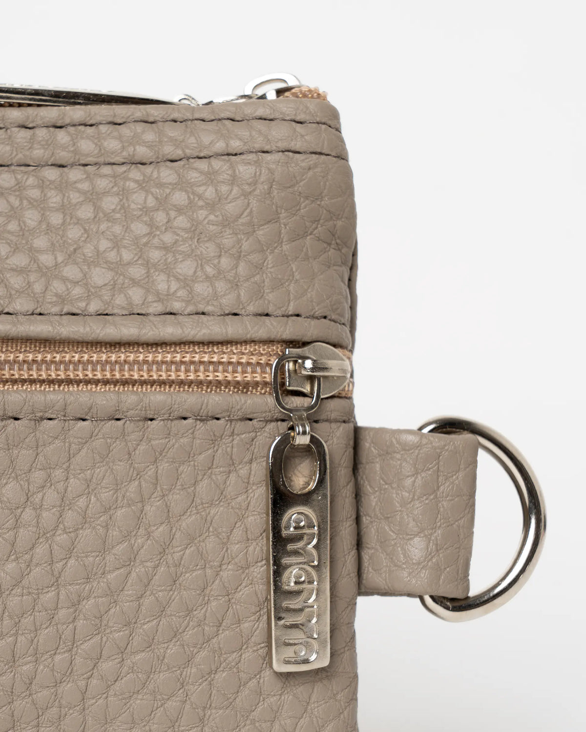 #color_taupe
