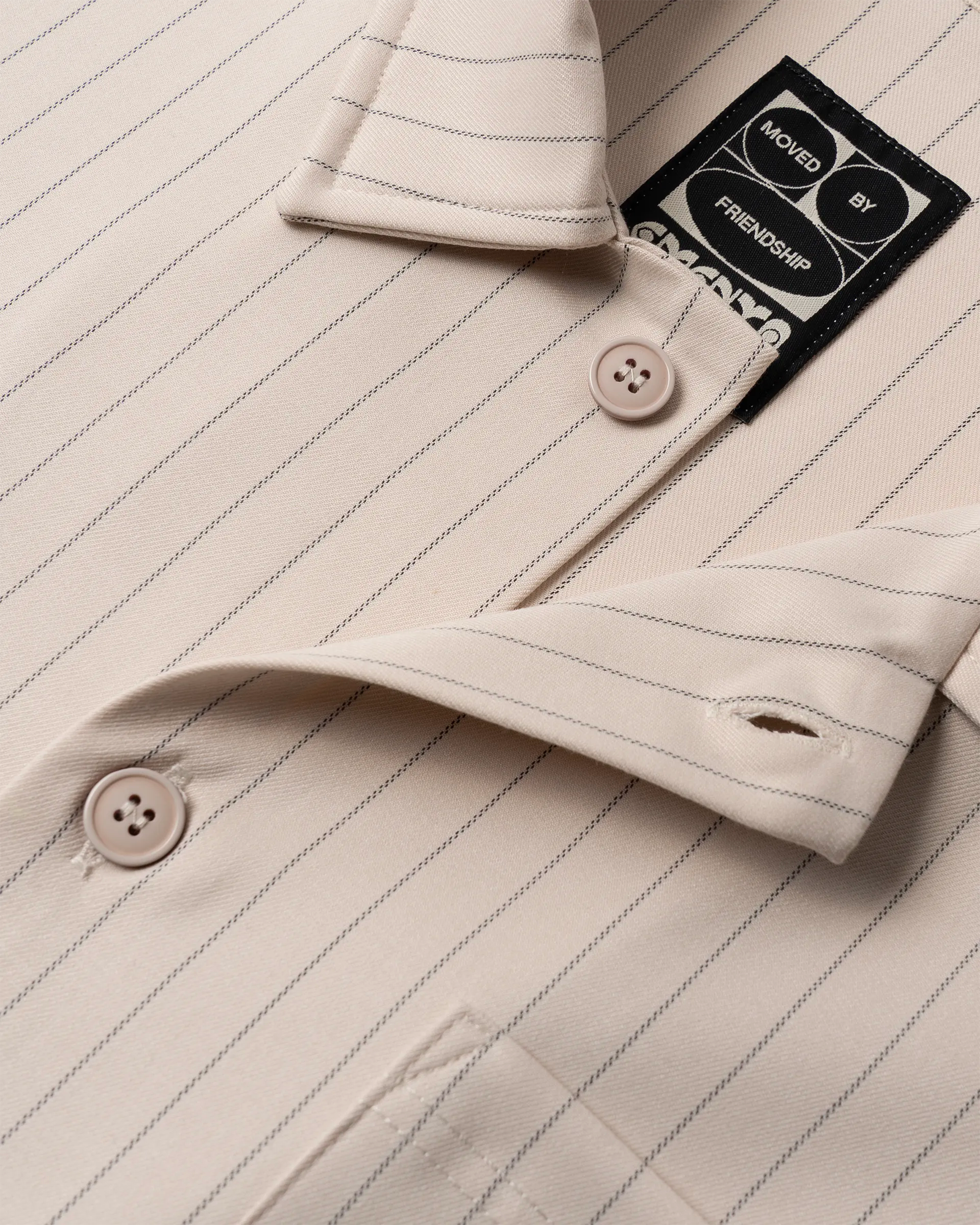 #color_off white stripe