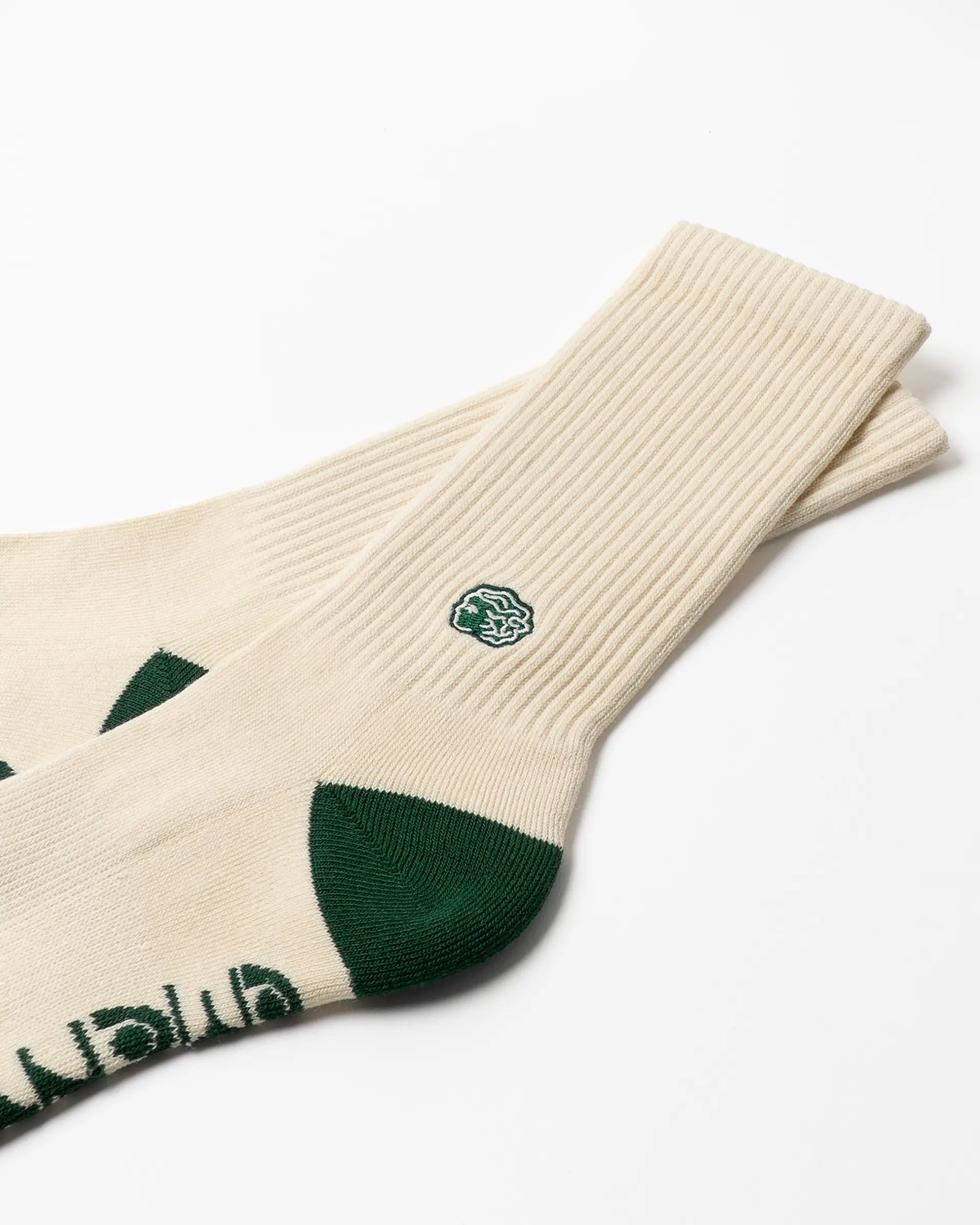 #color_off white/evergreen