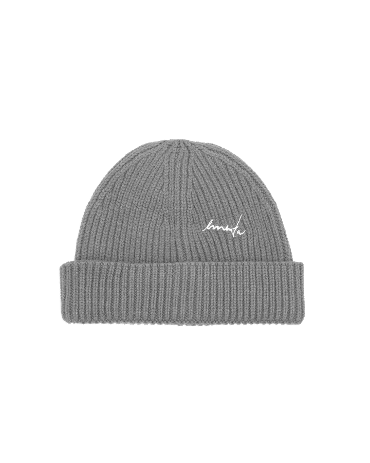 The Signature Ribbed Beanie in light grey features a textured ribbed knit design that offers both style and warmth. With a fold-over cuff for an improved fit and added durability, it maintains a clean, structured look. The soft fabric ensures comfort, while the embroidered Ikon stamp adds a subtle touch of branding.