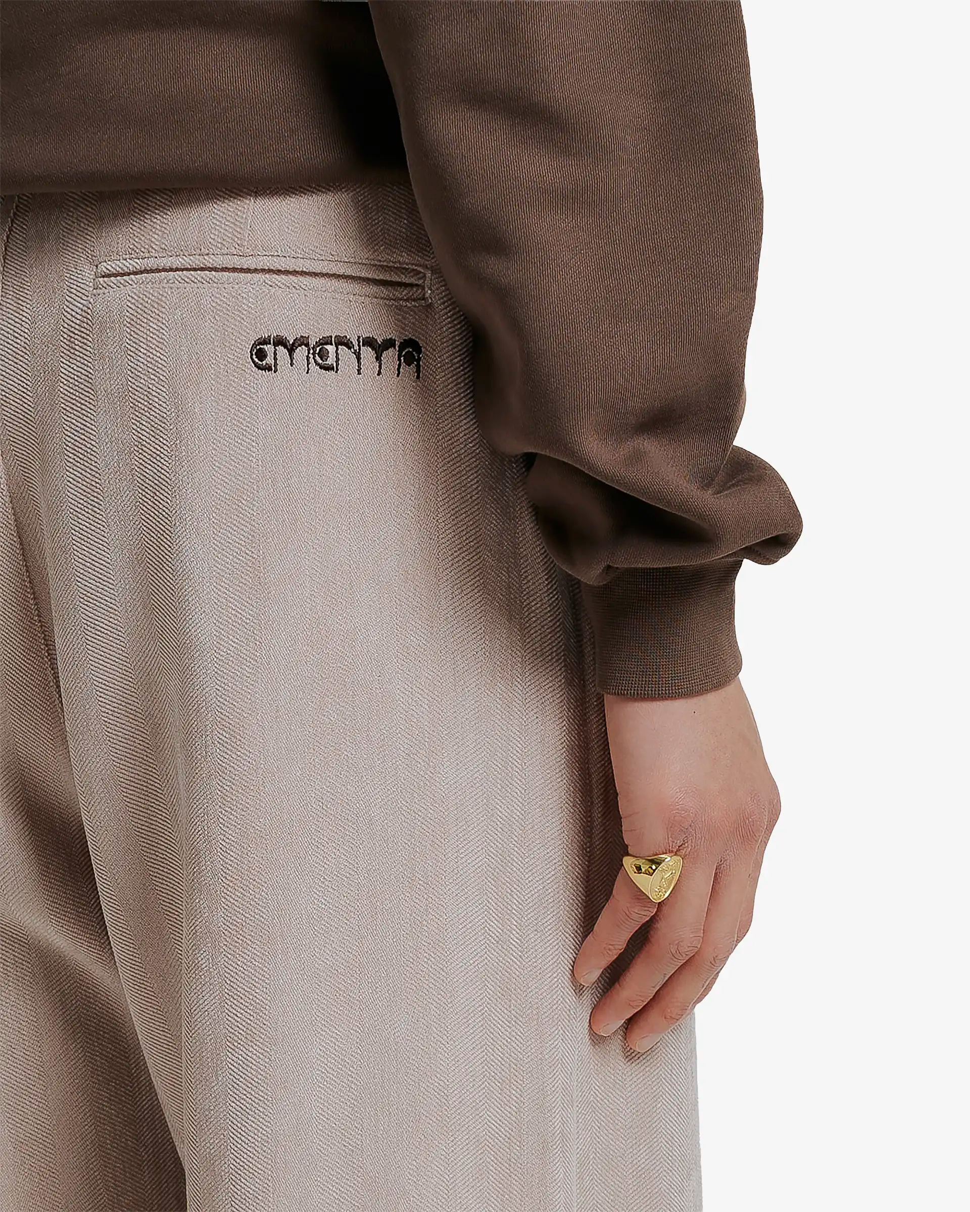 #color_off white