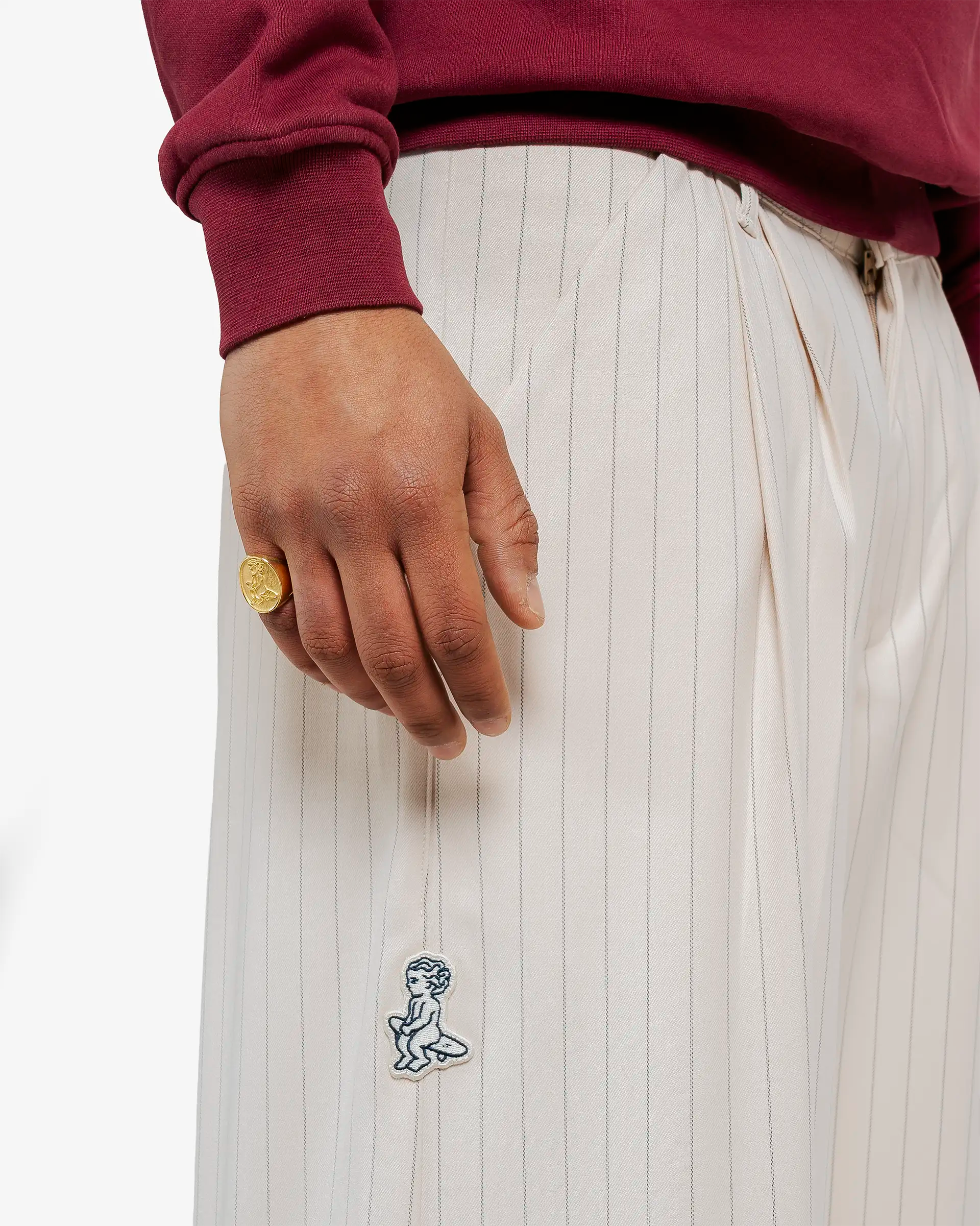 #color_off white stripe