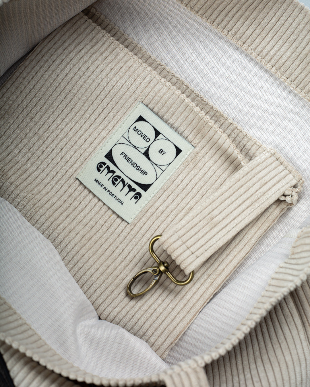 #color_off white