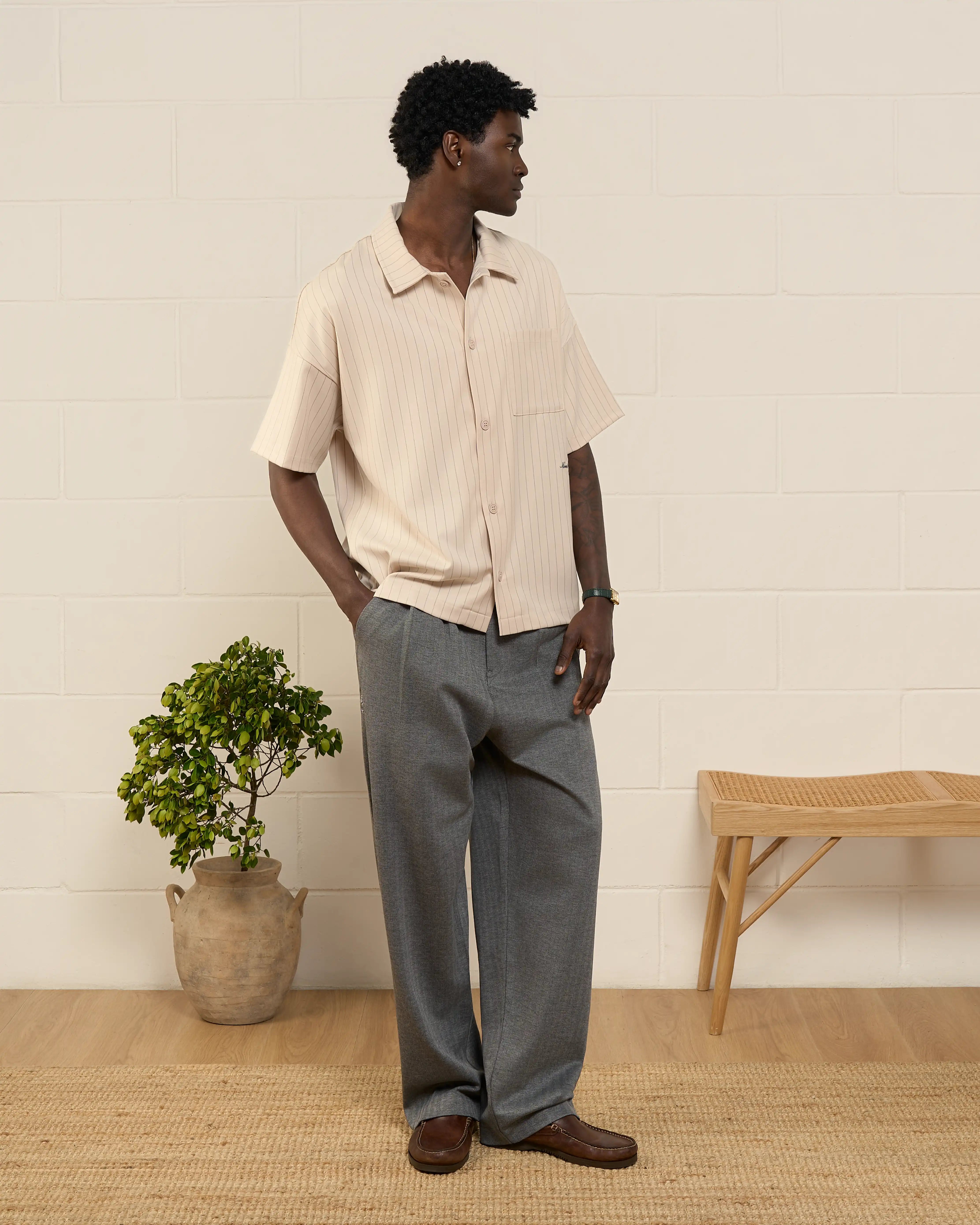 #color_off white stripe