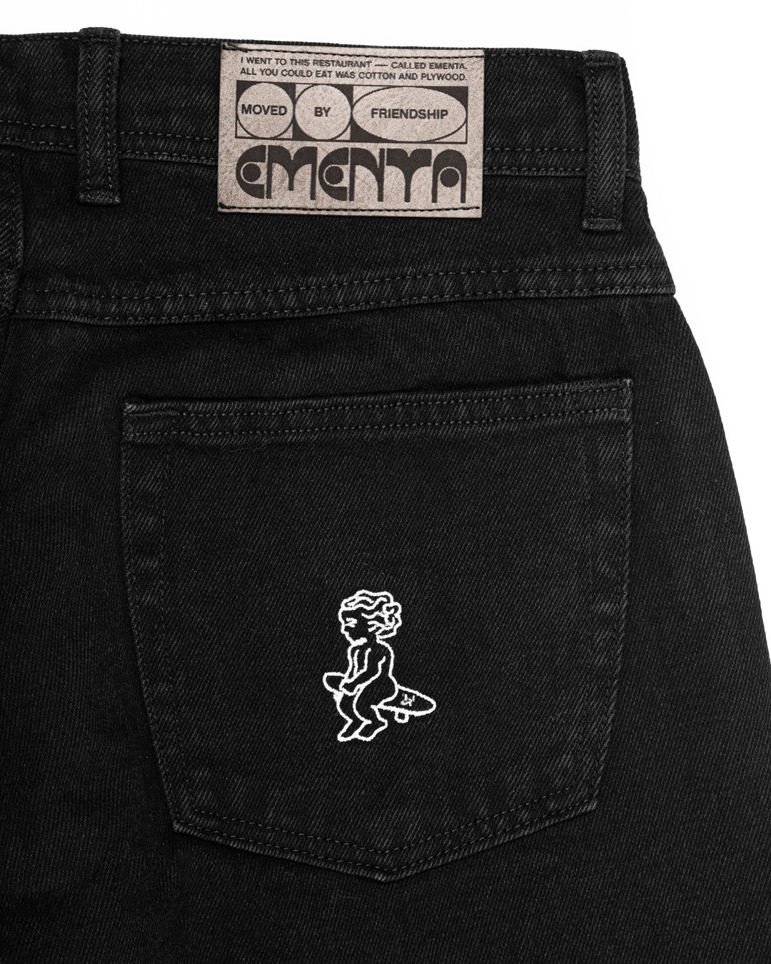 Regular-fit pants made with 100% cotton, in black denim and designed for maximum comfort and easy movement. These pants feature the Ikon logo embroidered on the back pocket.