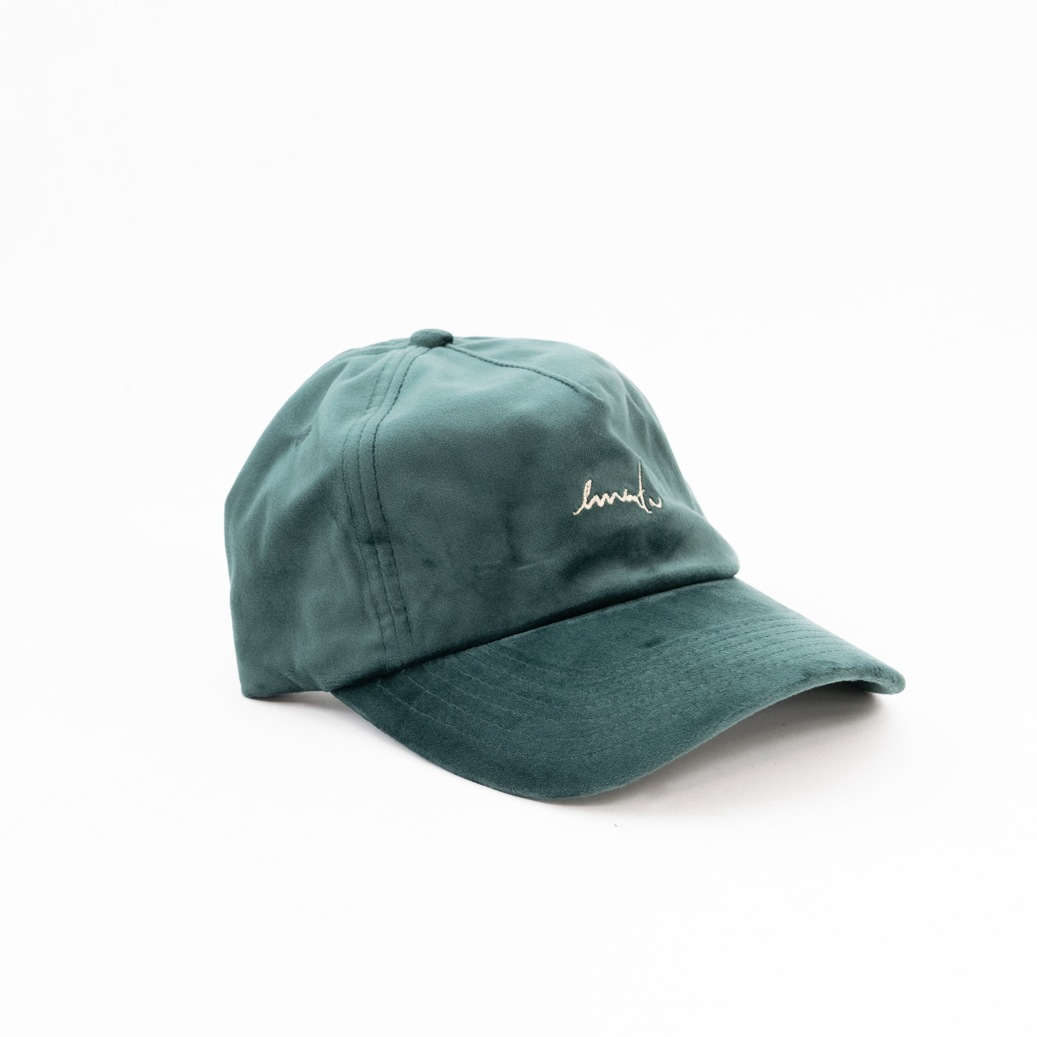 A classic 5-panel cap crafted from soft velvet, featuring signature embroidery for a refined look. This stylish cap combines comfort and durability.