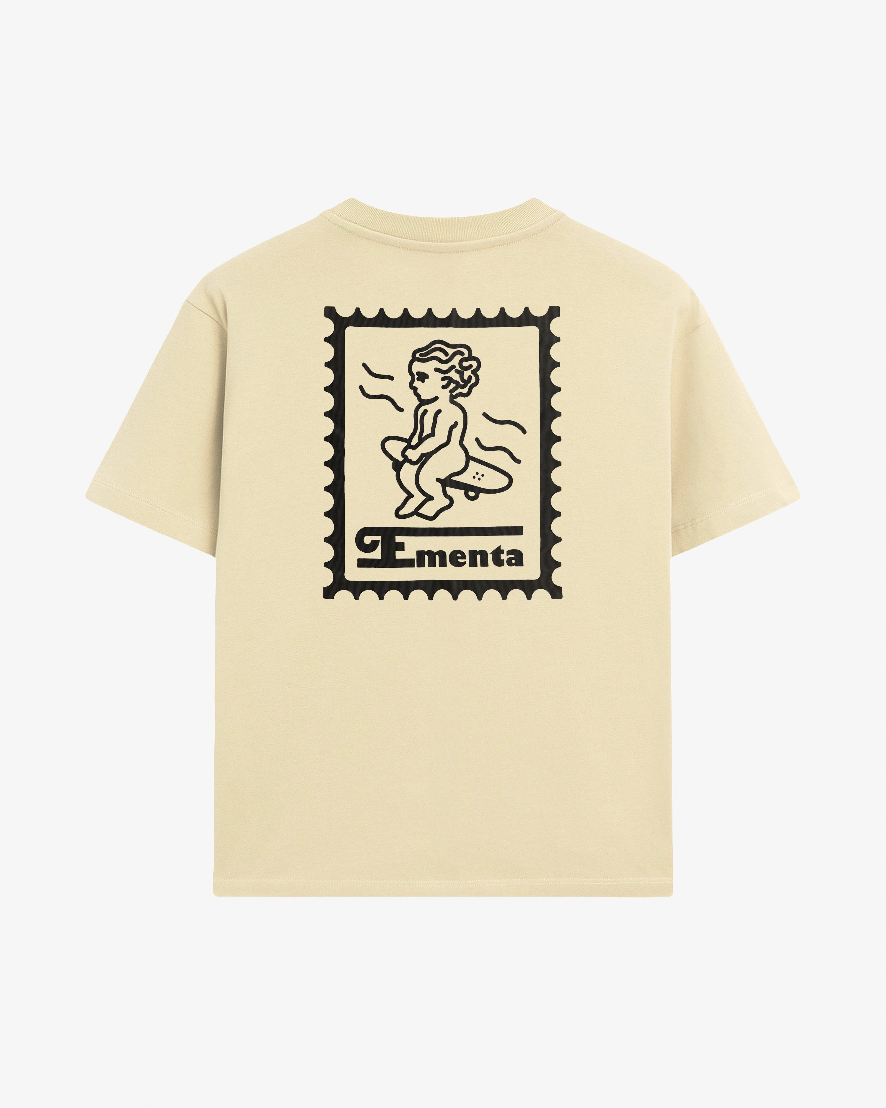 Mid-weight 100% cotton t-shirt (220 gsm)

Small front logo and bold back Ikon Stamp graphic
Ribbed crewneck for structure and comfort
Soft hand-feel with durable construction

Beije colorway&nbsp;
Built for everyday wear

Unisex fit&nbsp;
Made in Portugal