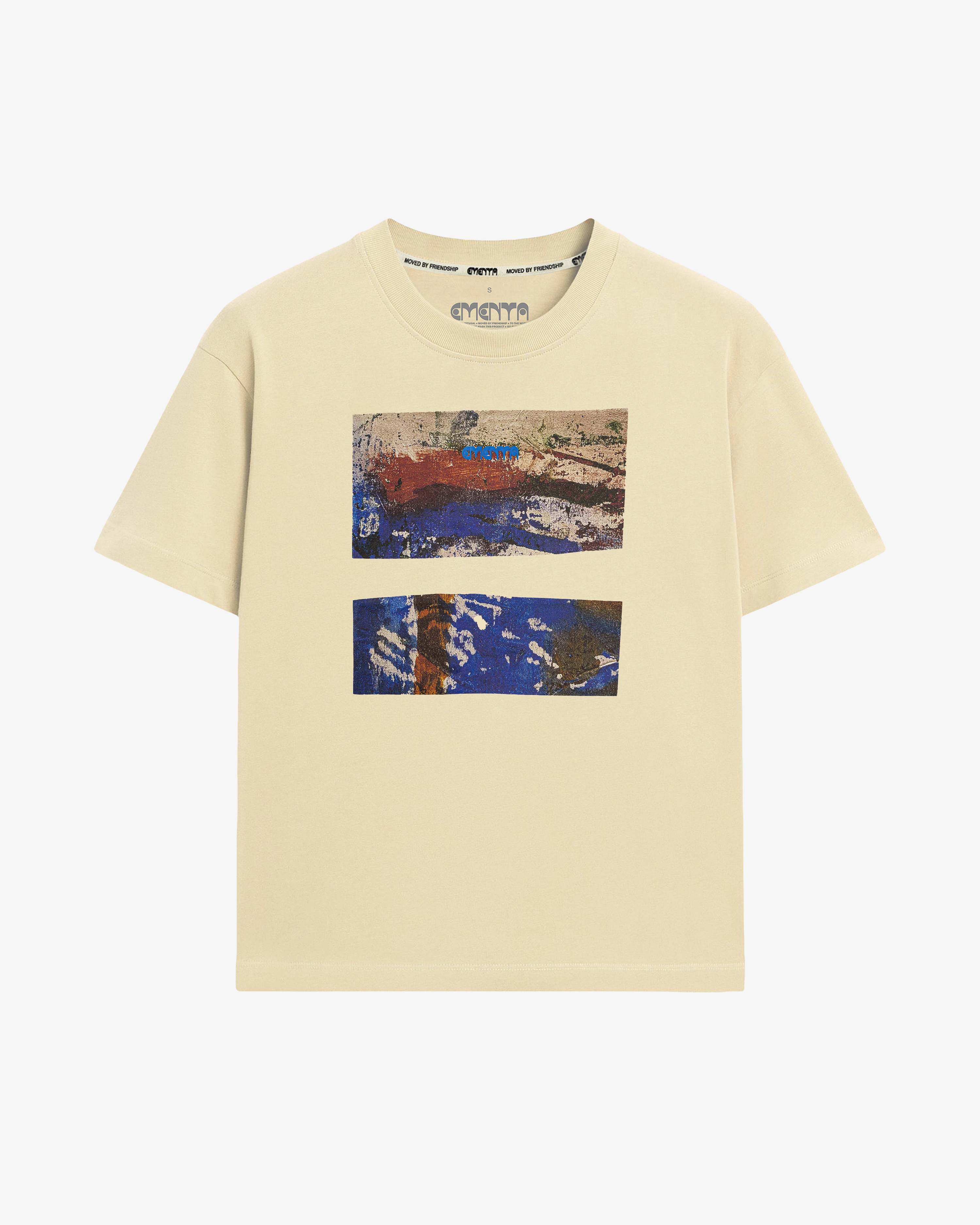100% cotton, 240 g/m²
Soft, heavyweight feel with structure
Beige color with "Kapodi" print on chest
Pre-shrunk to reduce shrinkage after washing
Reinforced collar and double-stitched hems for durability

Machine wash at 30°C, tumble dry low, iron inside out
Unisex fit
Made in Portugal