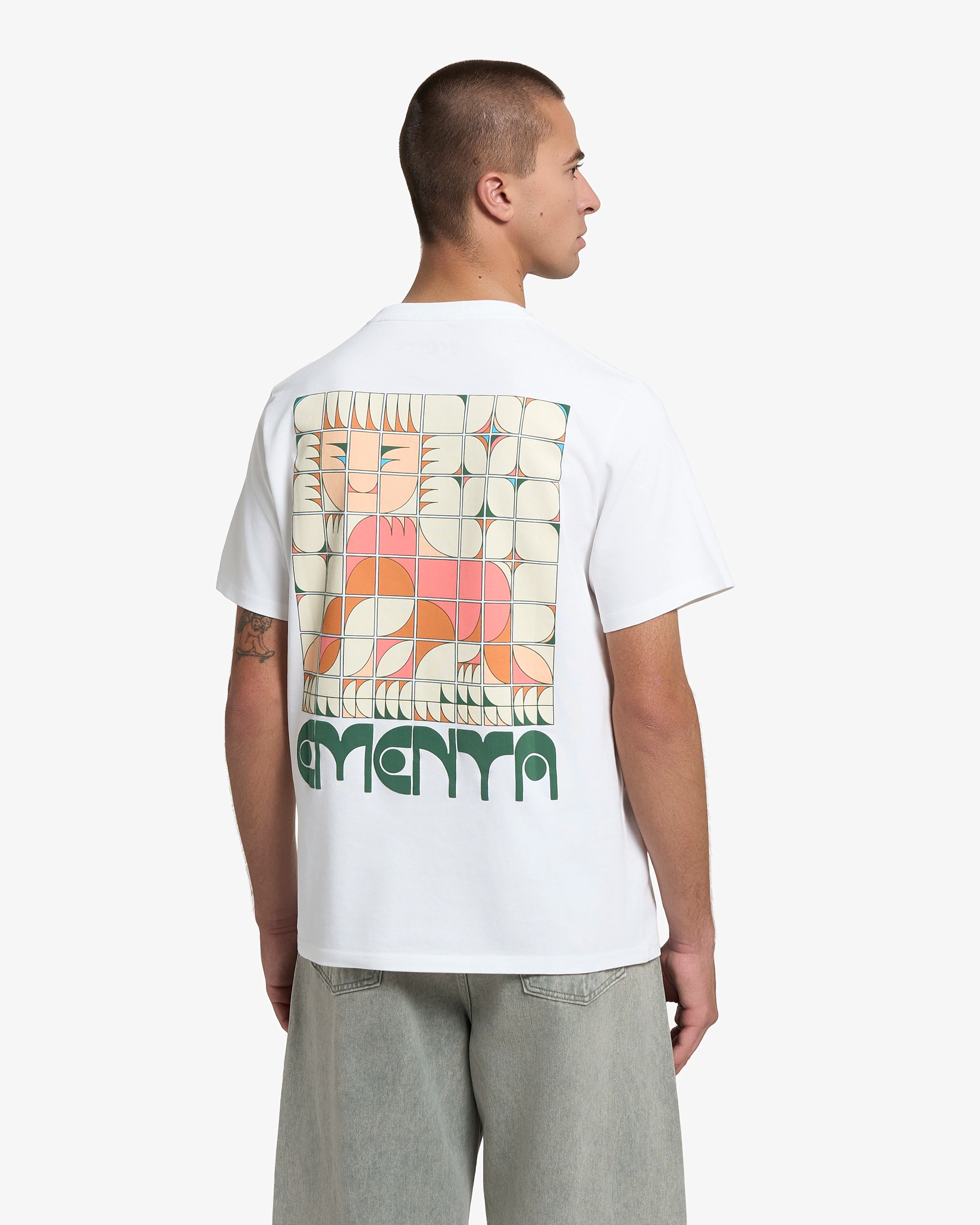 Short-sleeve t-shirt designed for everyday wear
100% cotton jersey with a soft, medium-weight feel
Regular unisex fit that holds its shape
“Moved By Friendship” text printed on the front
Lion graphic printed on the back
White base colour
Made in Portugal