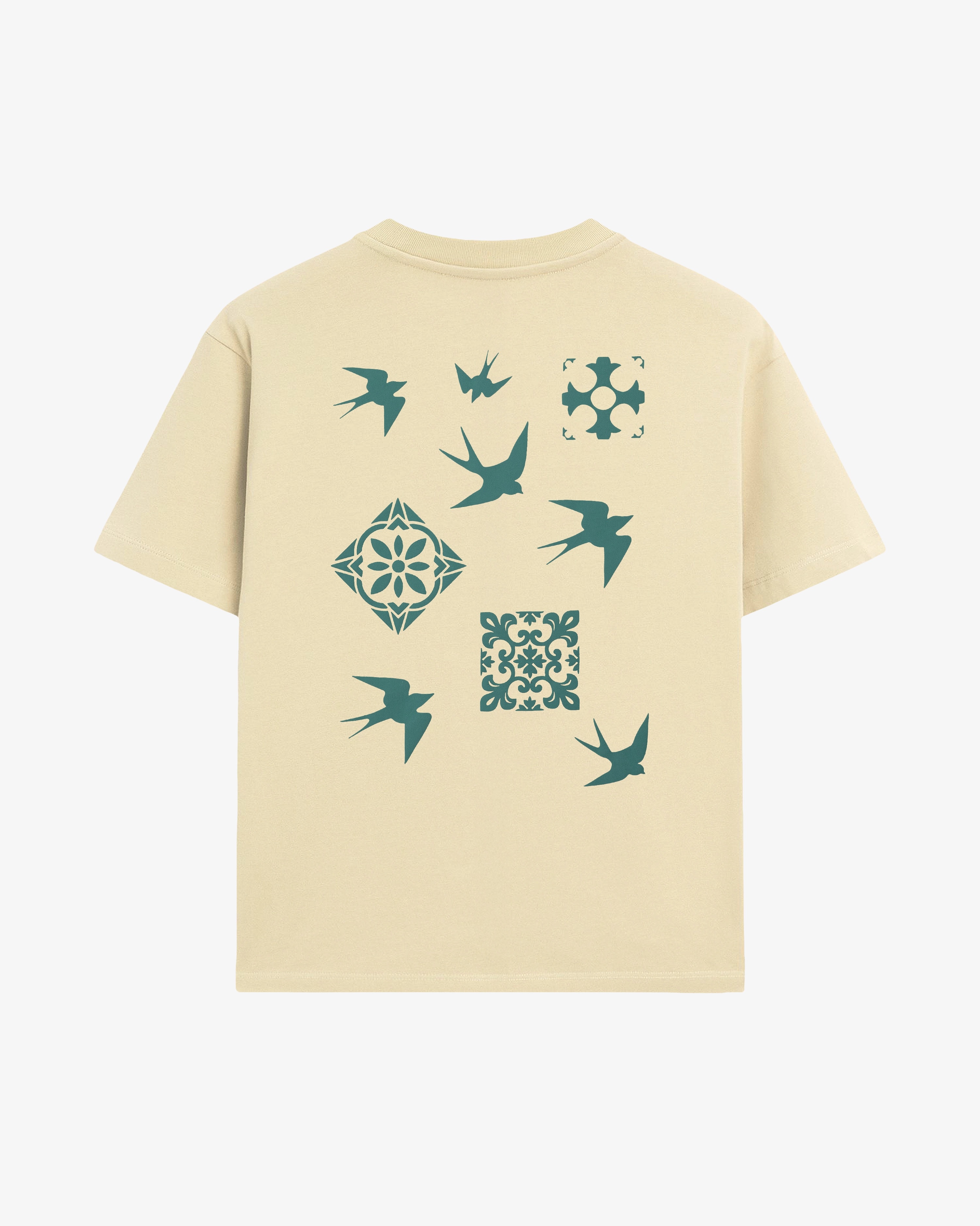 Short-sleeve t-shirt designed for everyday wear
Inspired by Lisbon’s classic tiles and swallows, the design celebrates Lisbon’s culture, where Ementa was founded
100% cotton jersey with a mid-weight 240gsm structure and soft hand feel
Regular fit with a straight silhouette

Ribbed neckline for structure and durability
Machine wash at 30°C, tumble dry low, iron inside out
Made in Portugal