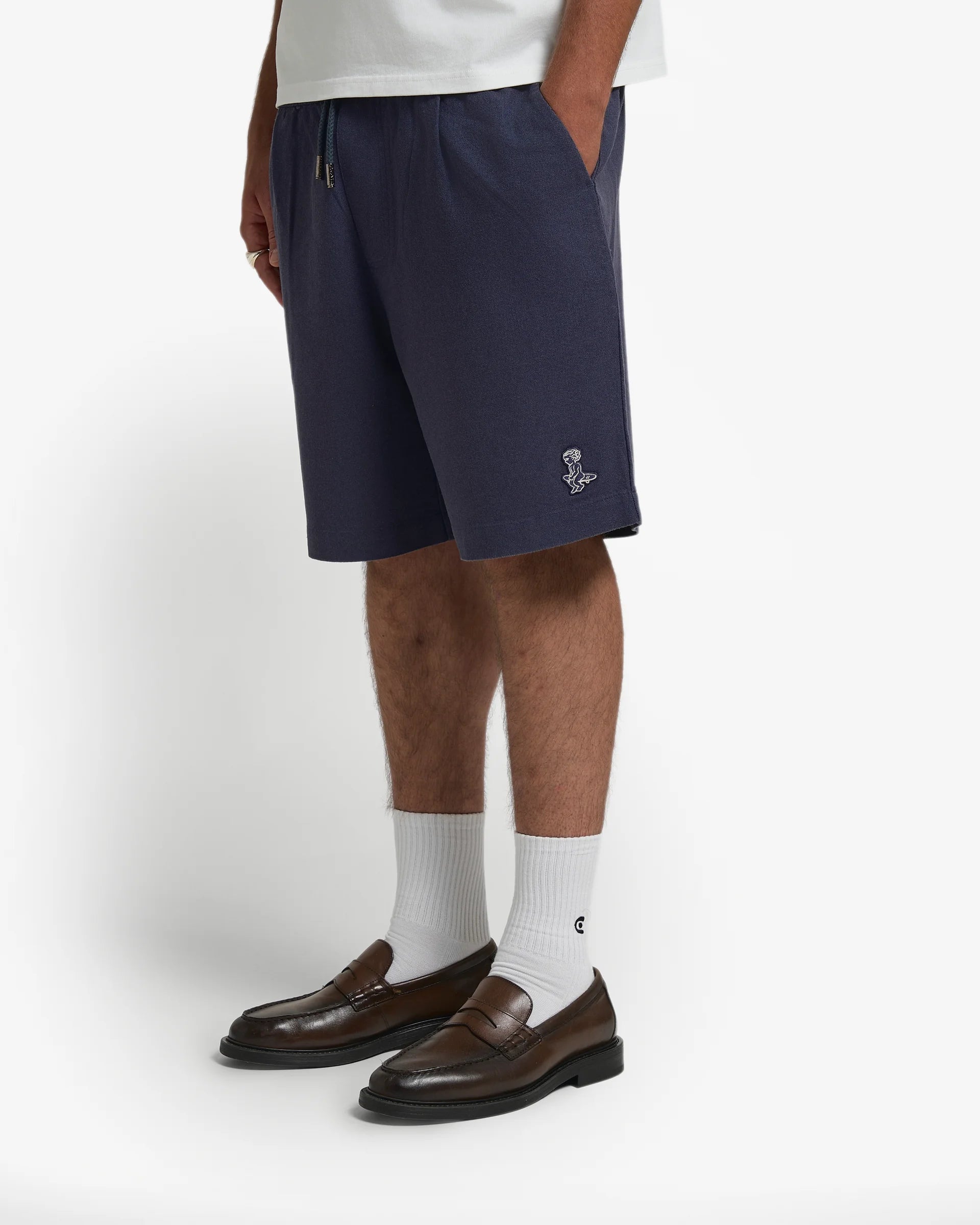 100% cotton with a soft and light texture&nbsp;

Loose, relaxed fit&nbsp;
Elastic waistband with drawstrings on the inside for comfort and style

Ikon logo patch on the front

Made in Portugal
Unisex fit